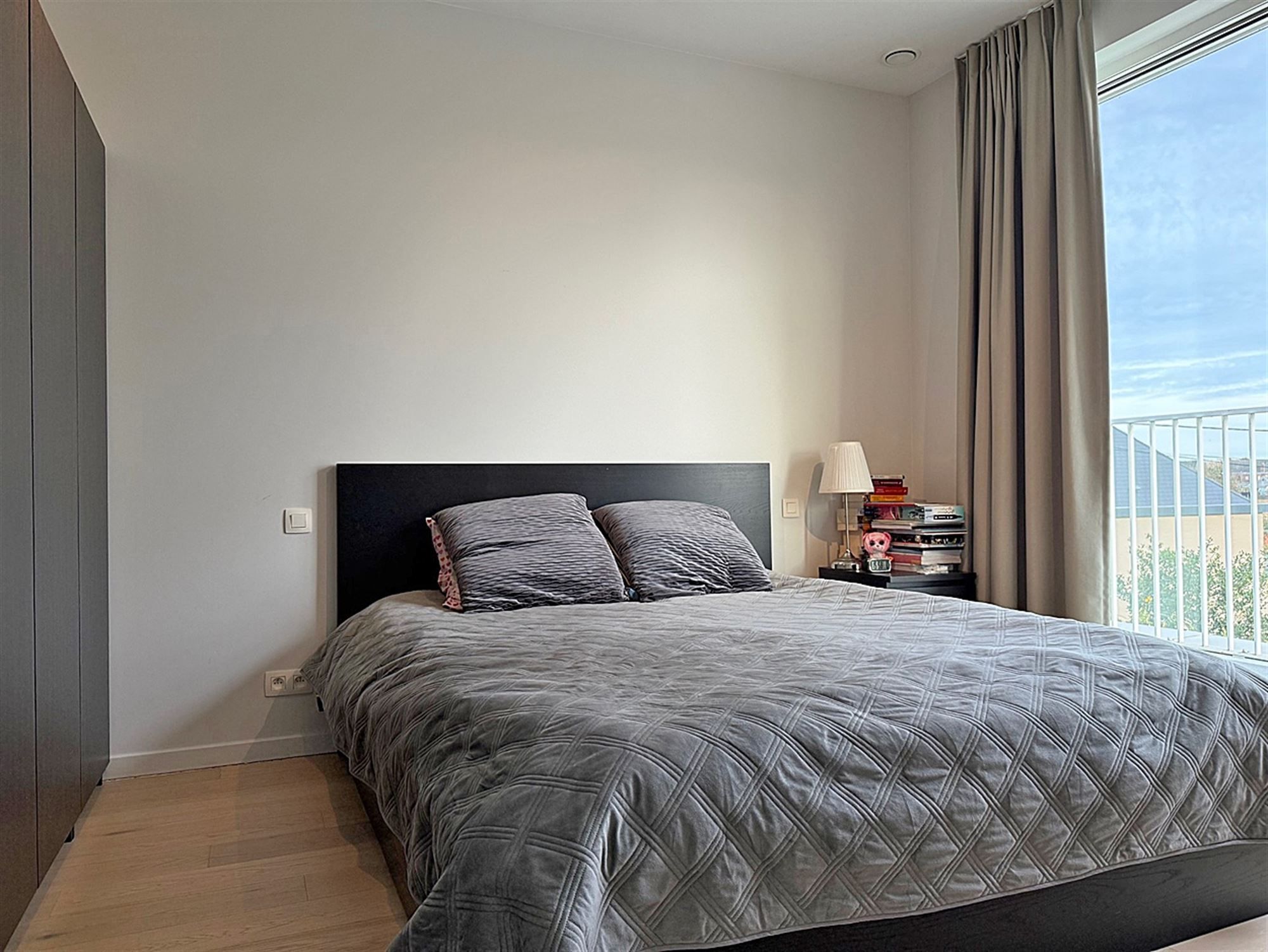 Instapklaar APPARTEMENT met 1 slaapkamer, bureau (of slaapkamer 2), terras, garage & staanplaats  foto 12