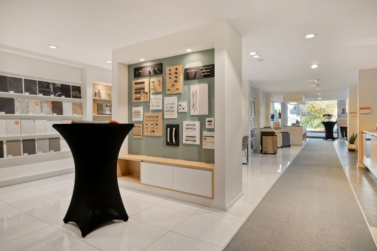 BAANWINKEL MET PARKING OP TOPLOCATIE foto 8