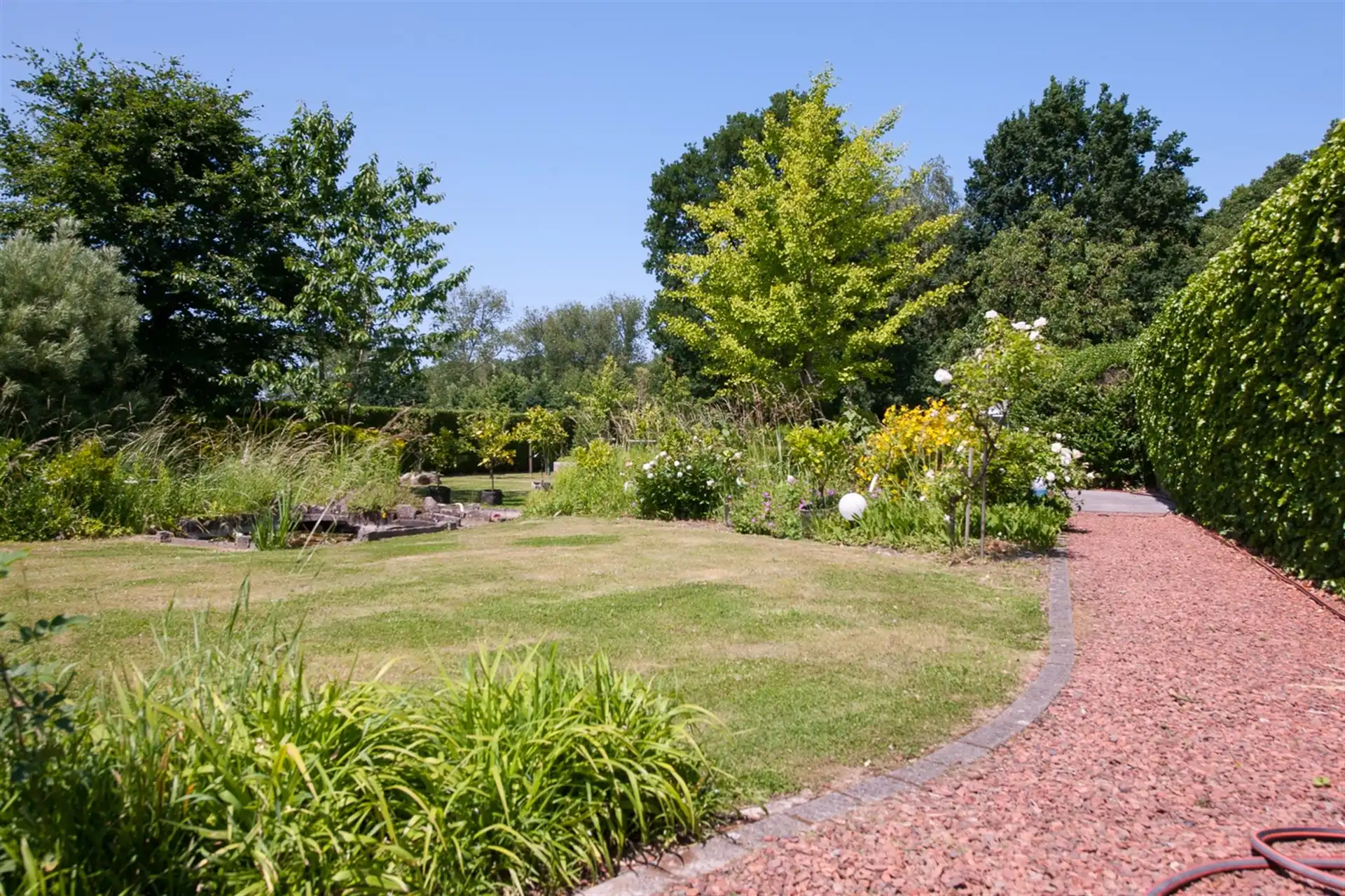 Ruime villa op mooi perceel! foto 22