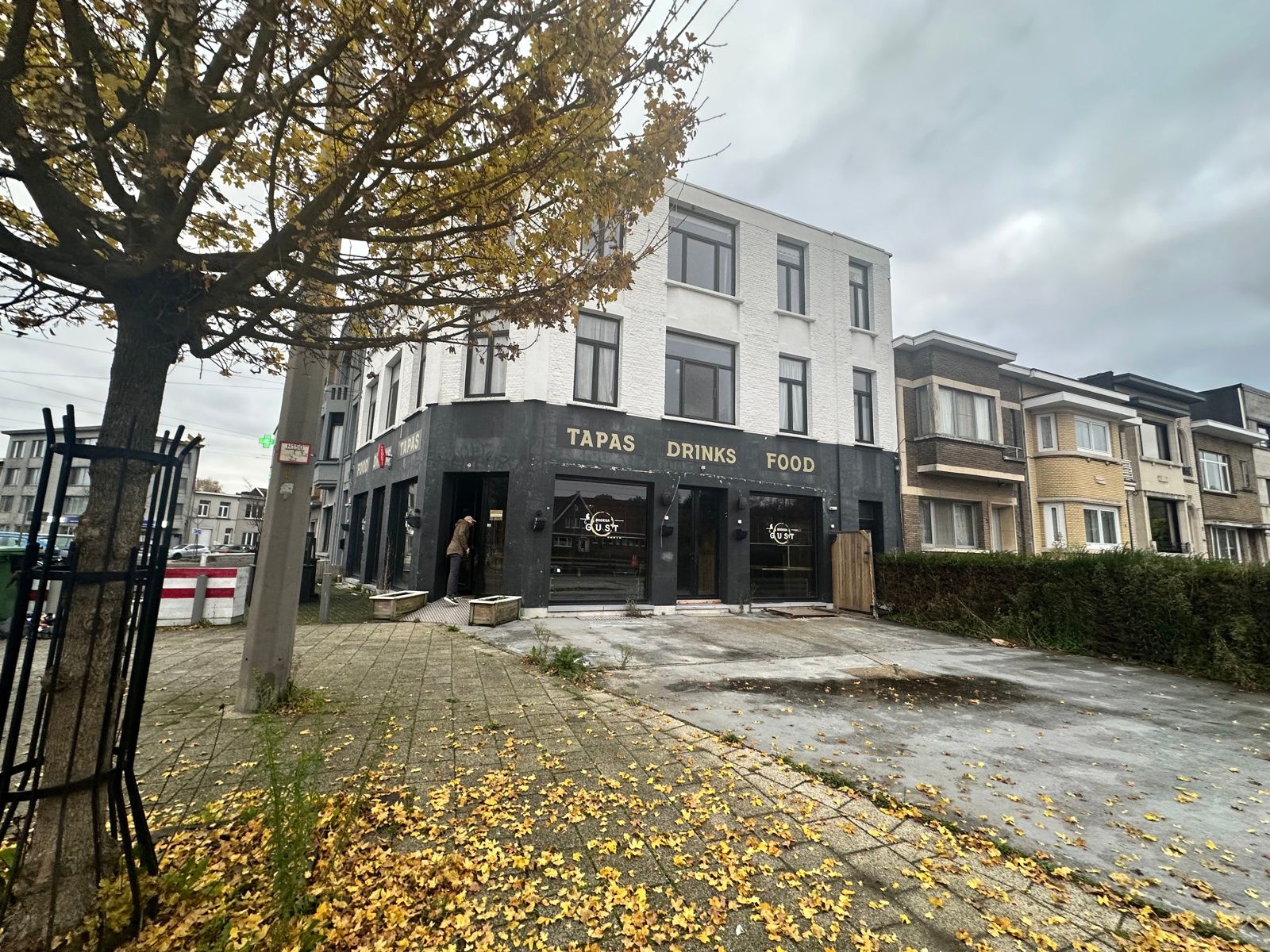 Uitstekend gelegen horecapand met prachtig terras foto 2