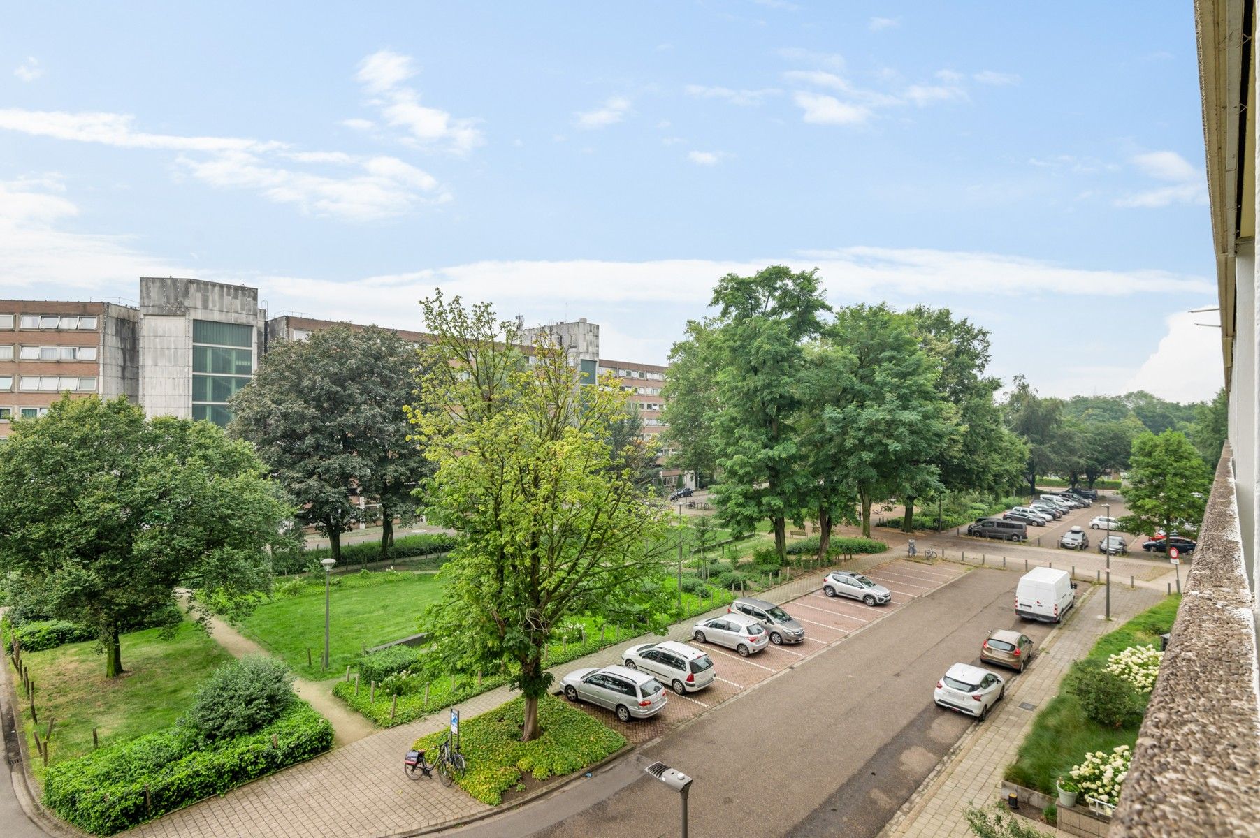 Ruim appartement van 79m² met 2 slaapkamers, terras en kelder foto 8