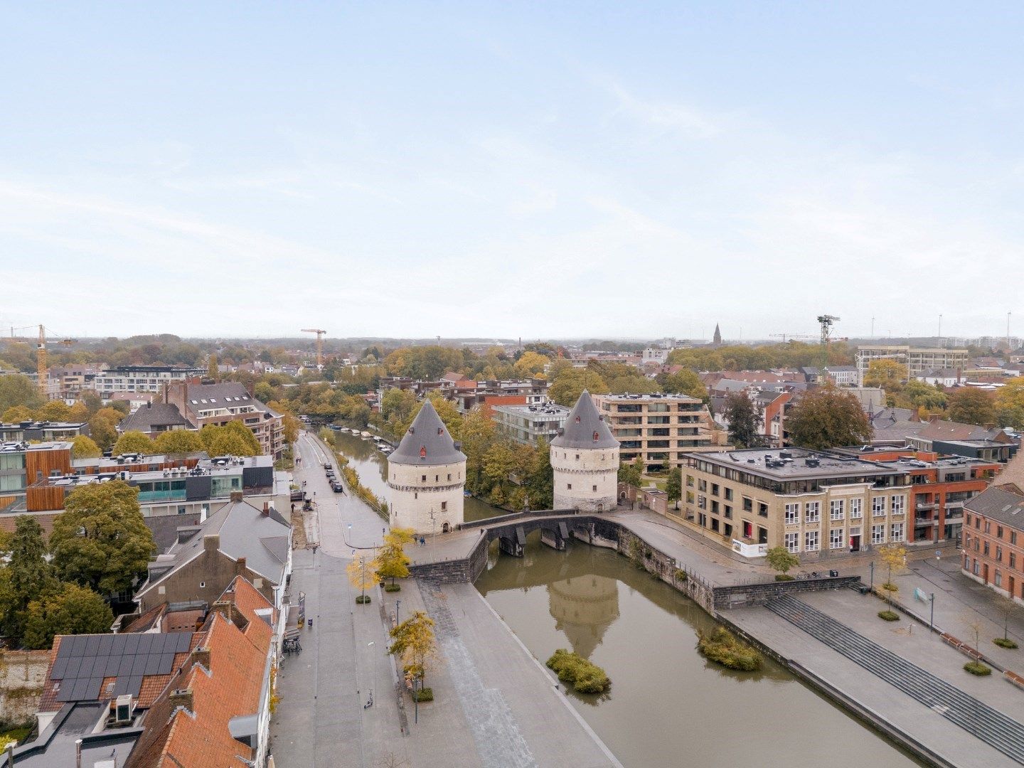 Ruime winkelruimte (350 m²) in het historische stadscentrum van Kortrijk vlakbij de Broeltorens foto 6