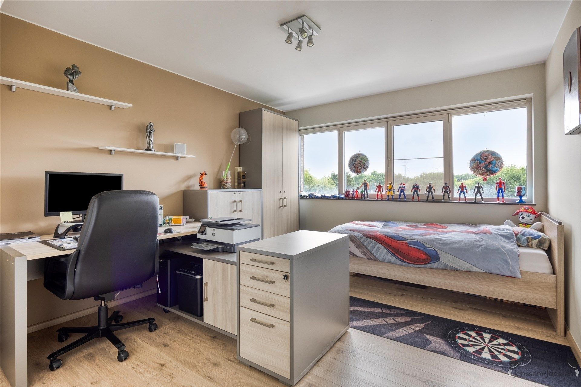Ruim drie slaapkamer appartement  foto 18