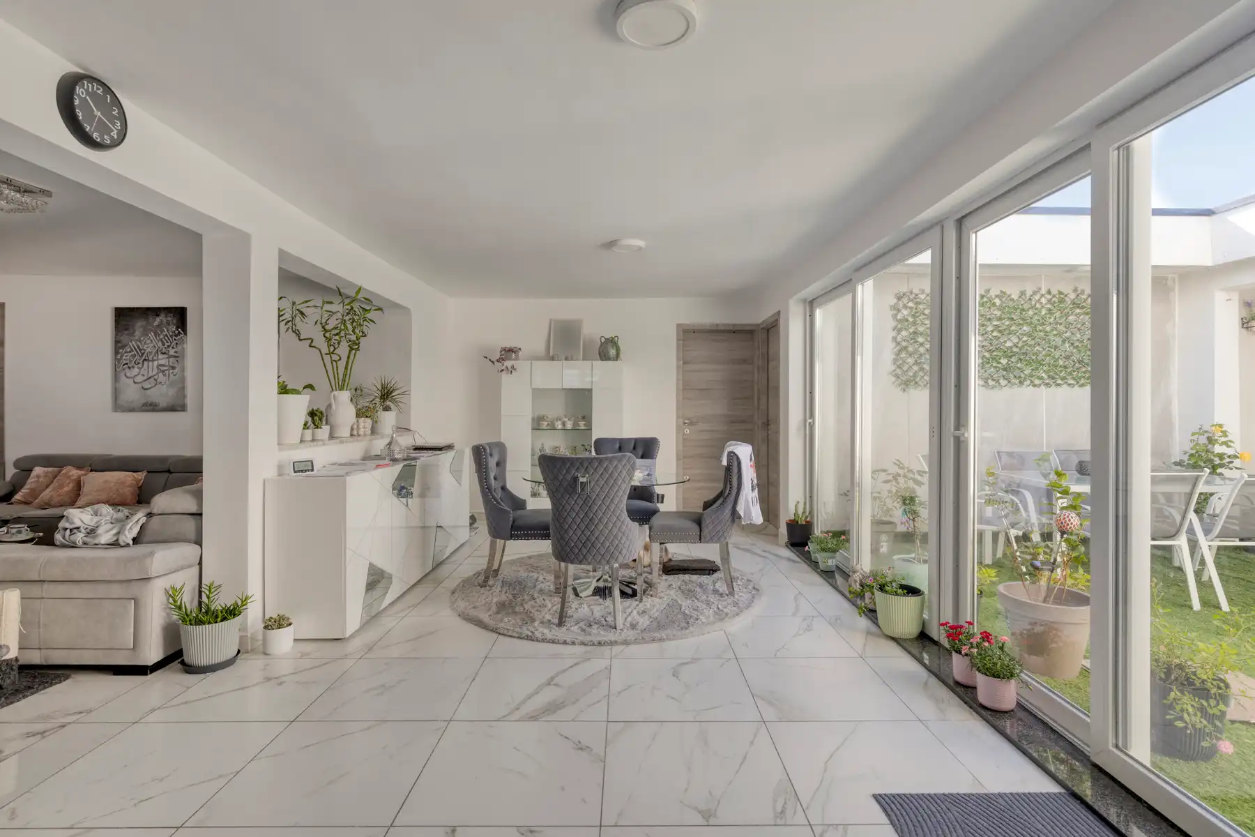 Ruime bel-etage met 4 slaapkamers en handelsruimte foto 8