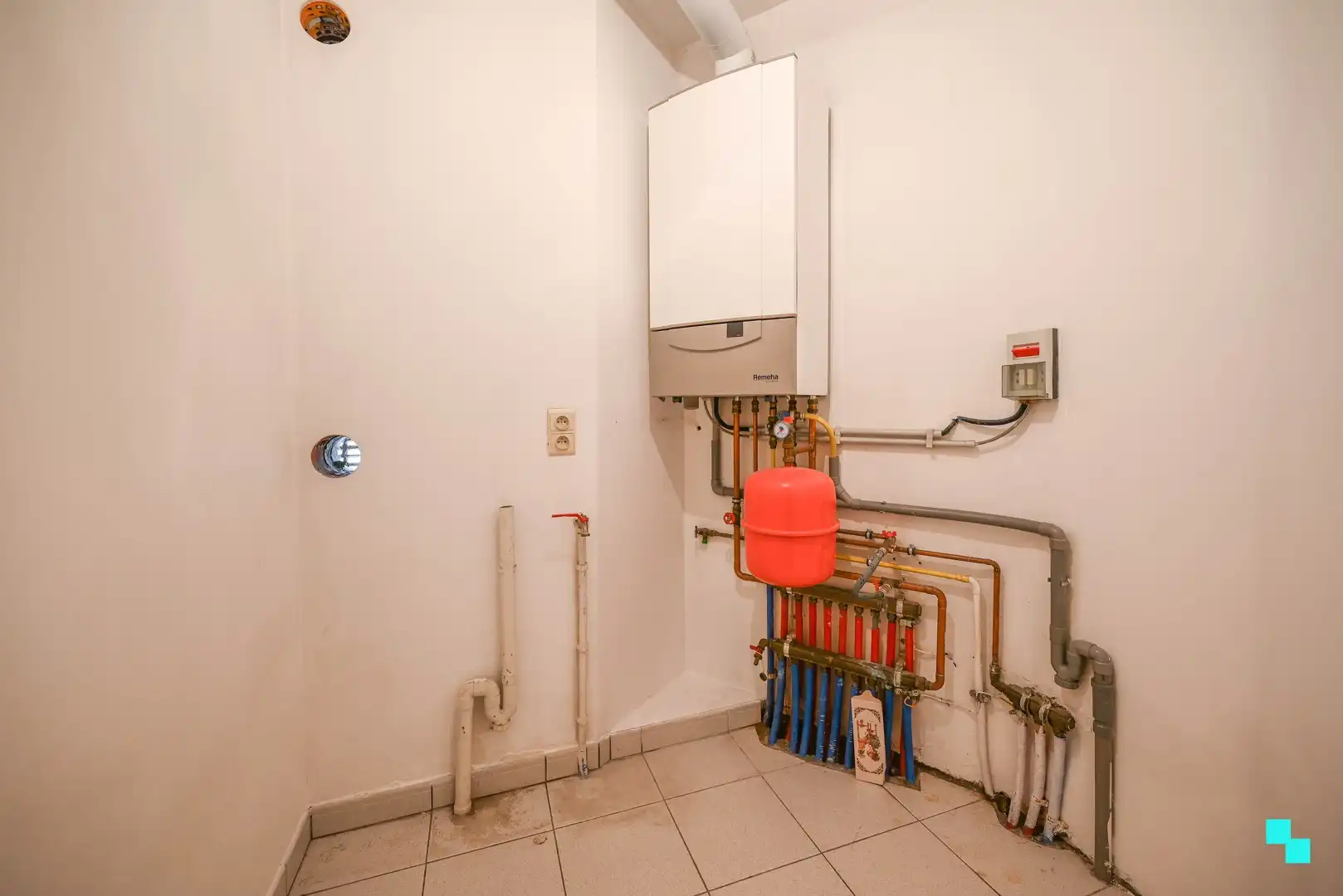 Duplexappartement in centrum van Sint-Baafs-Vijve foto 14