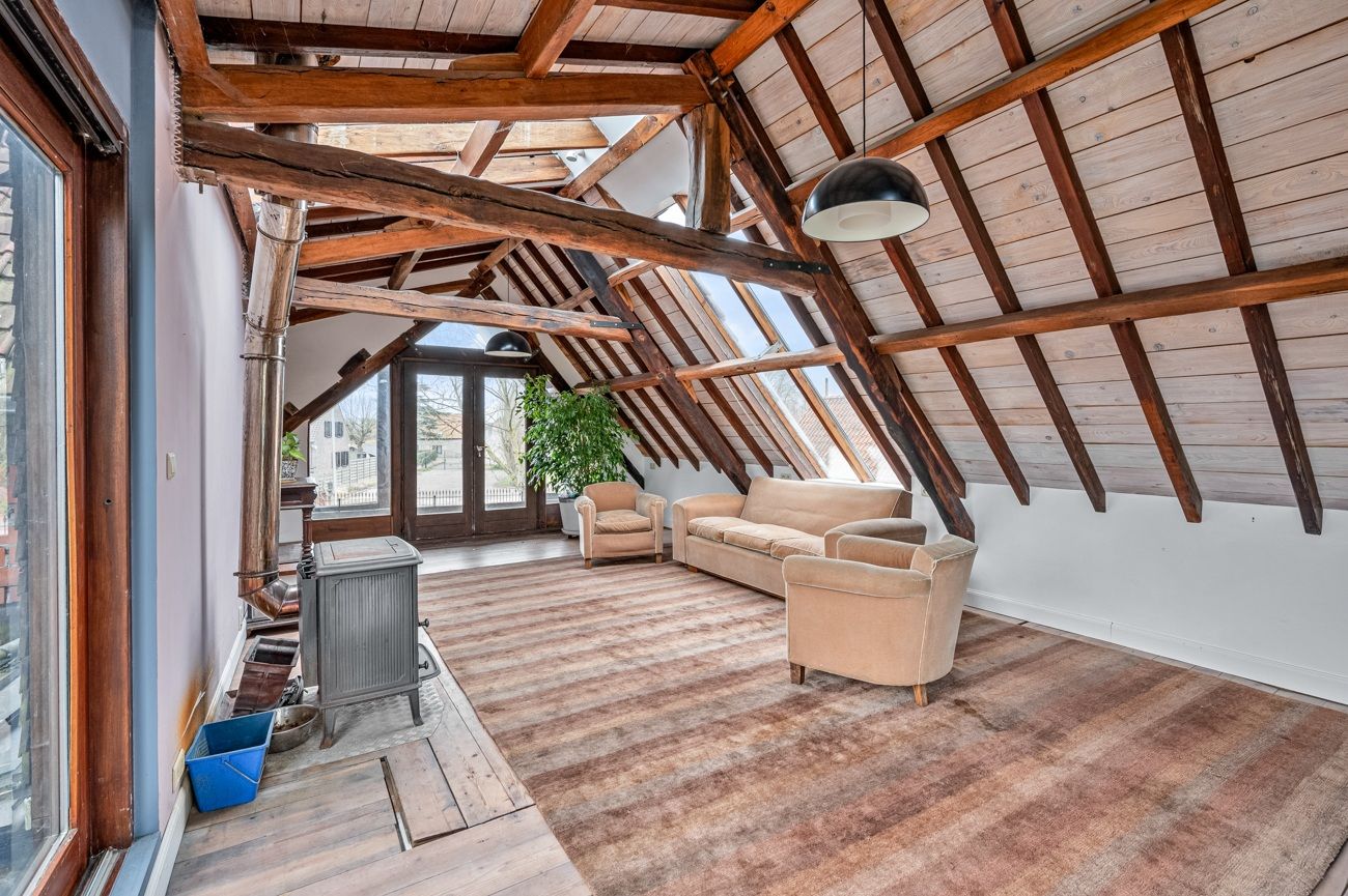 VERKOCHT!! Ruime alleenstaande volledig te renoveren woning met afzonderlijke garage op een makkelijk bereikbare locatie in Desteldonk. foto 41