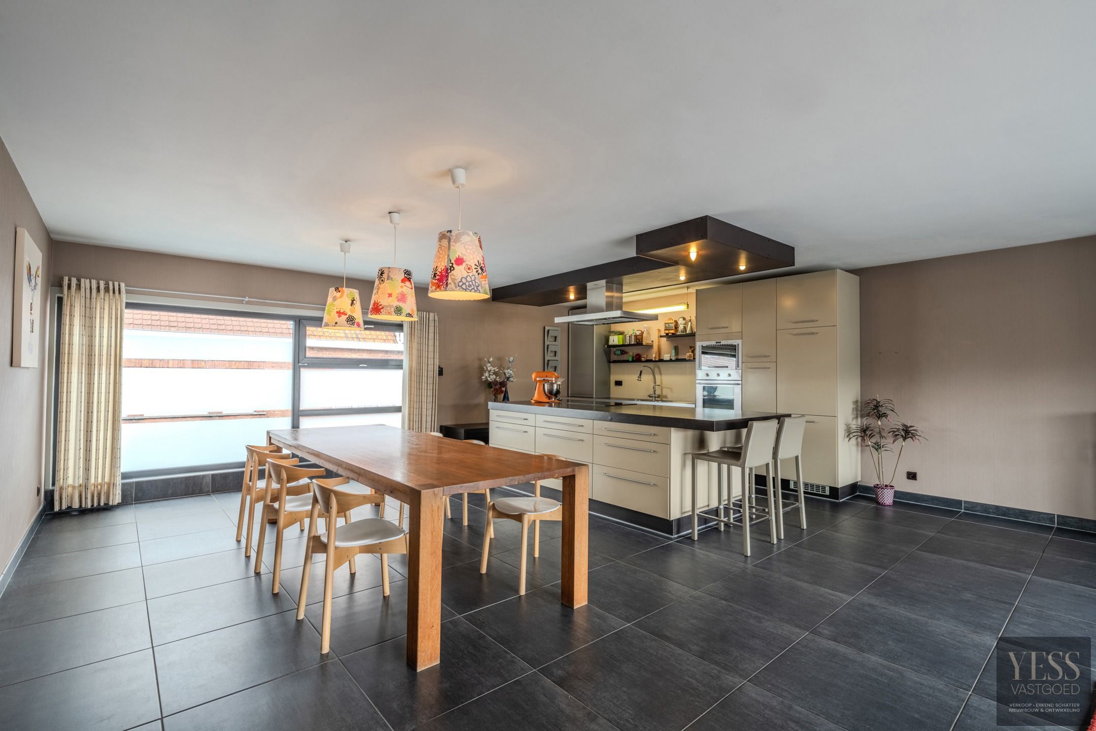 Uniek pand 236m2 bewoonbaar + atelier/winkel/opslag 475m2! foto 10