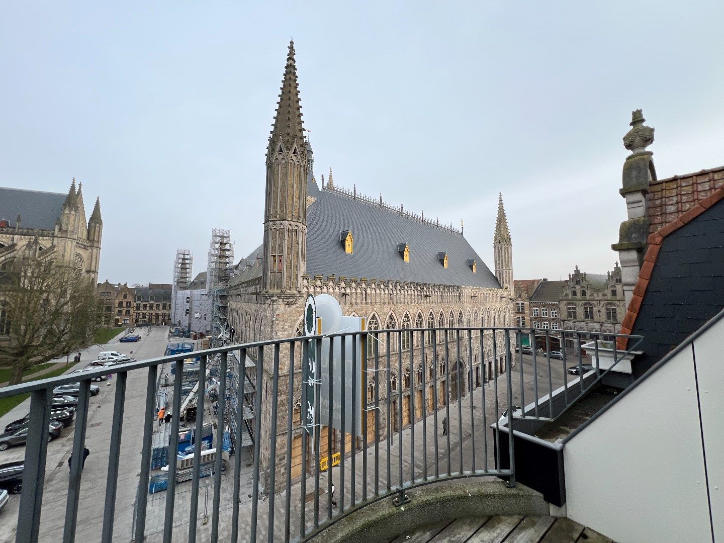 Luxe-appartement met fantastisch zicht en 3 terrassen in hartje Ieper foto 10