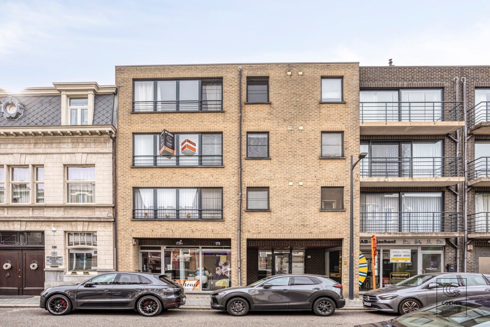 Instapklaar appartement van 124 m², 3 slpk's en terras op een toplocatie te Kontich! foto 20