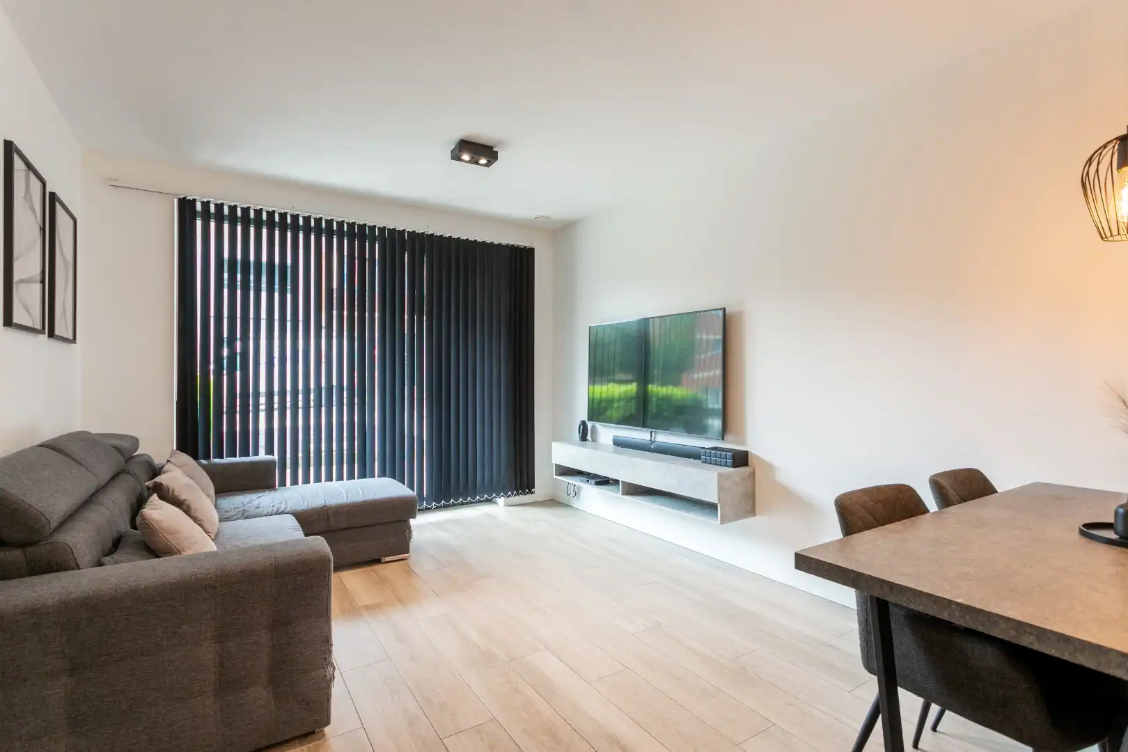 Recent gelijkvloers appartement met terras in Halle foto 3