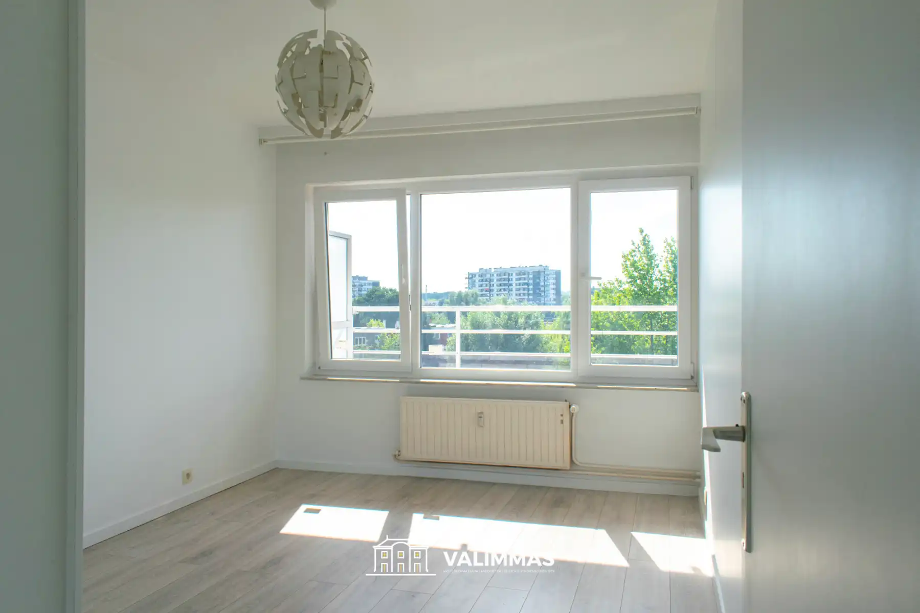 Gerenoveerd en comfortabel appartement met terras en kelder foto 13
