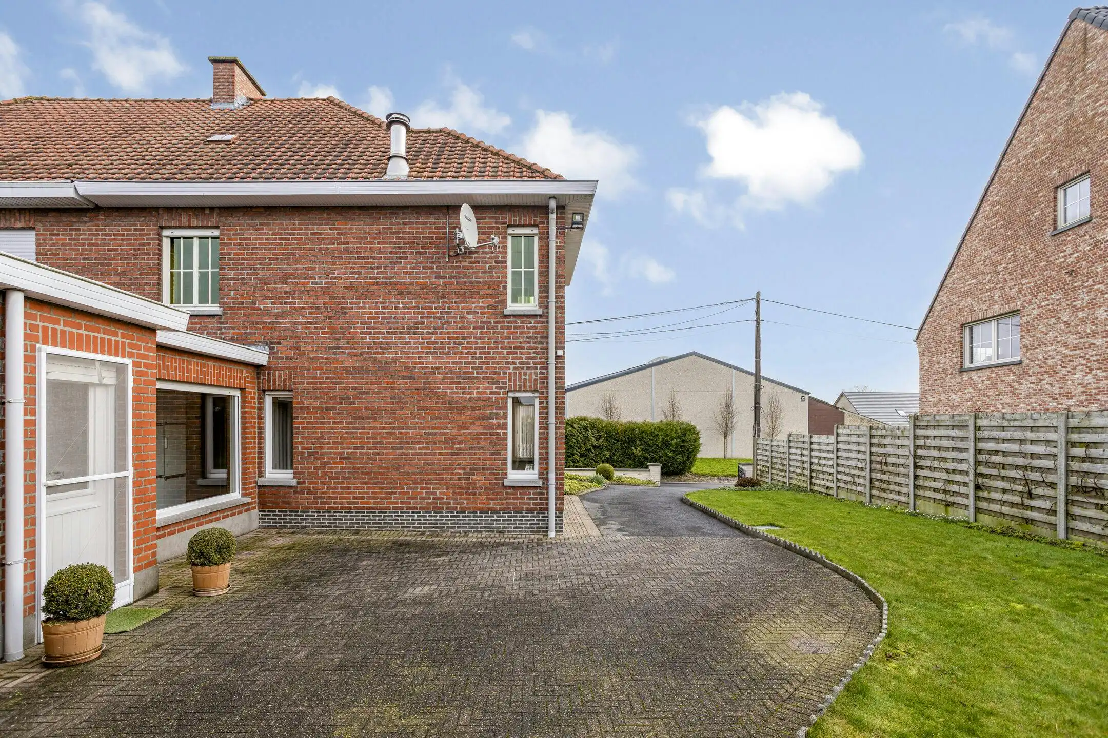 Te renoveren statige woning met royale tuin in Ardooie foto 25
