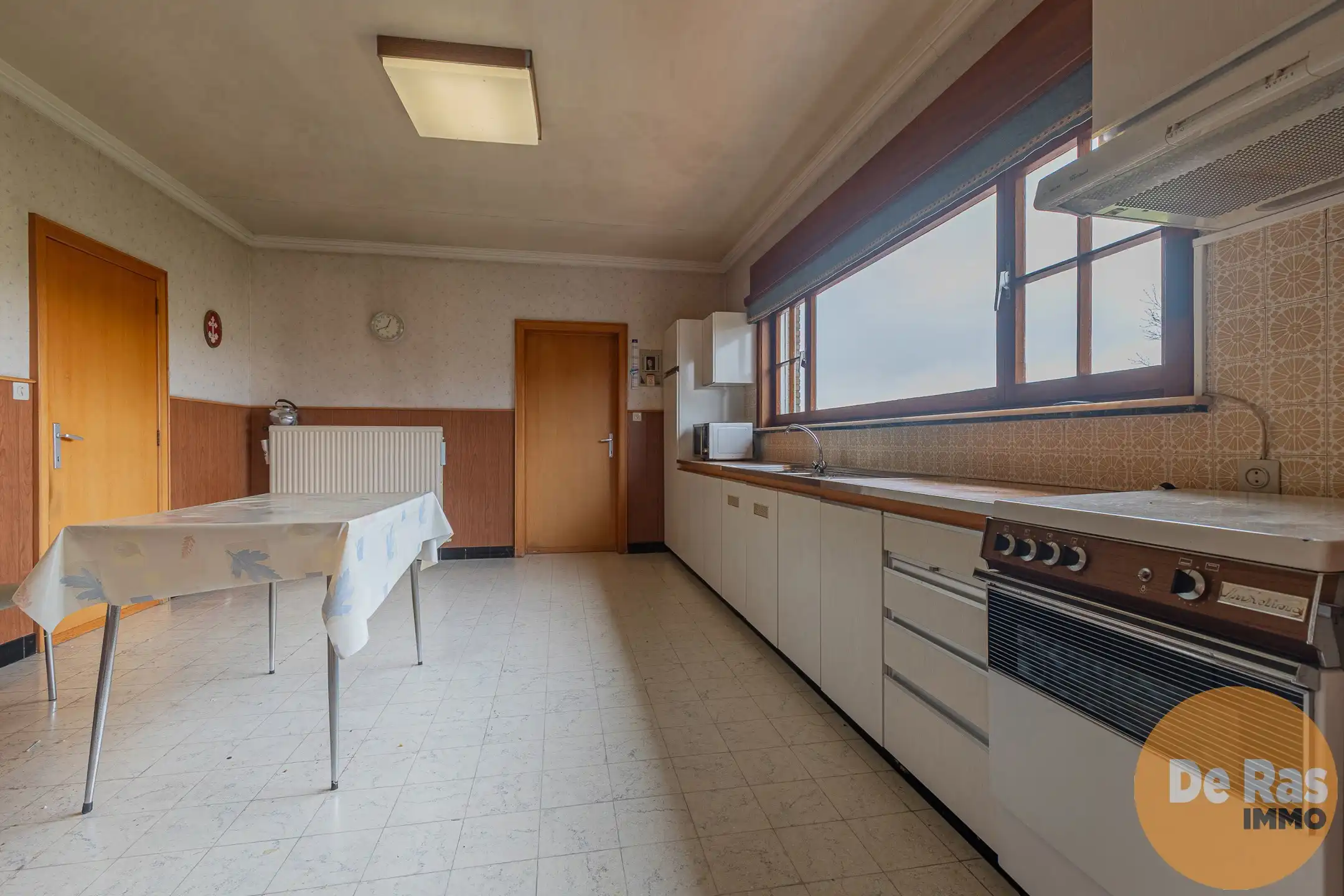 OOSTERZELE - Te renoveren woning met 4 kamers op toplocatie foto 10