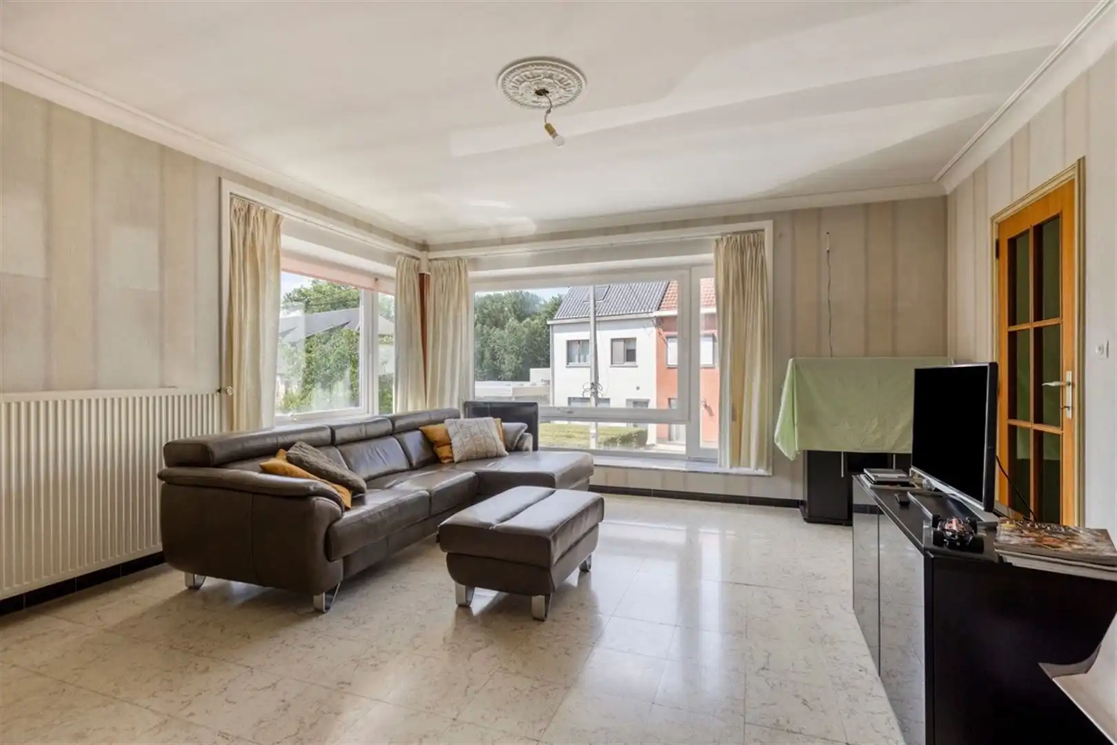 Mooi gelegen te renoveren woning op de Wolvenberg foto 7