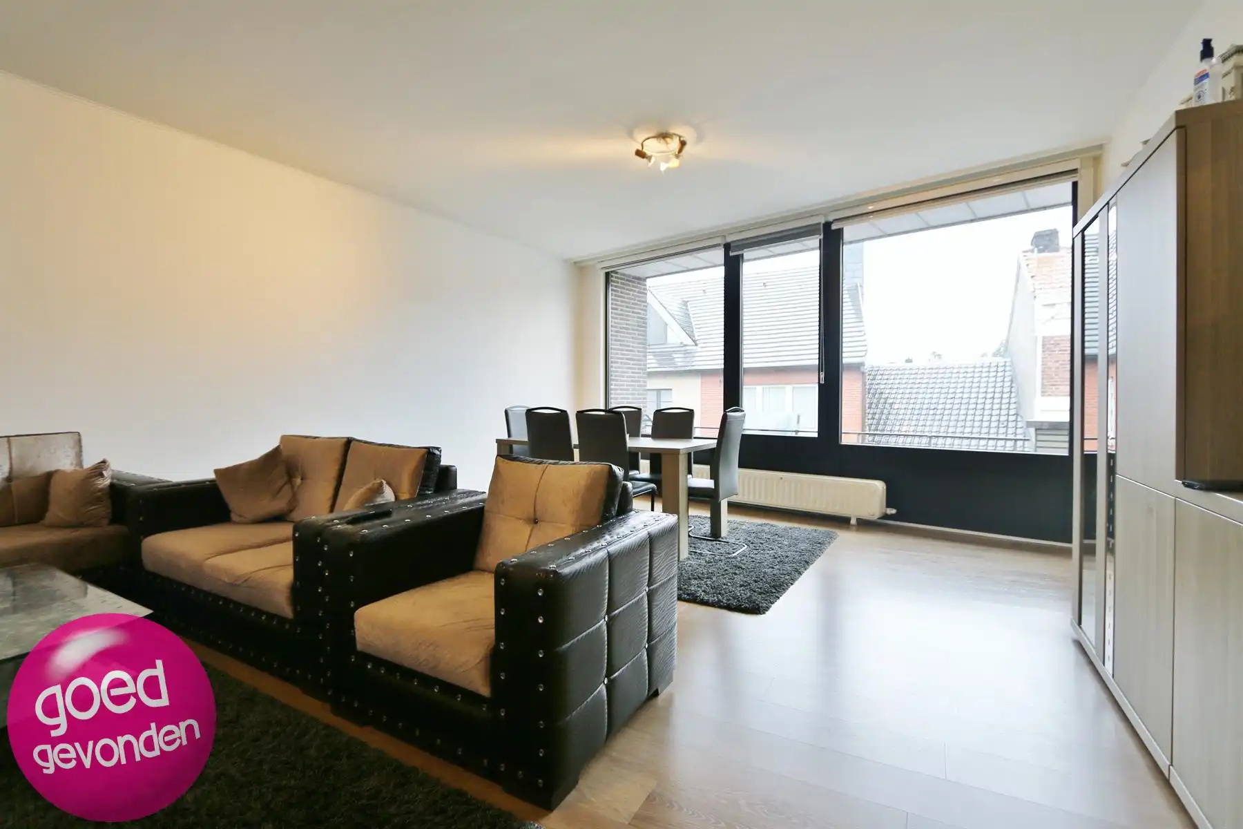 CENTRUM STAD - RUIM APPARTEMENT - 2 tot 3 SLK foto 3