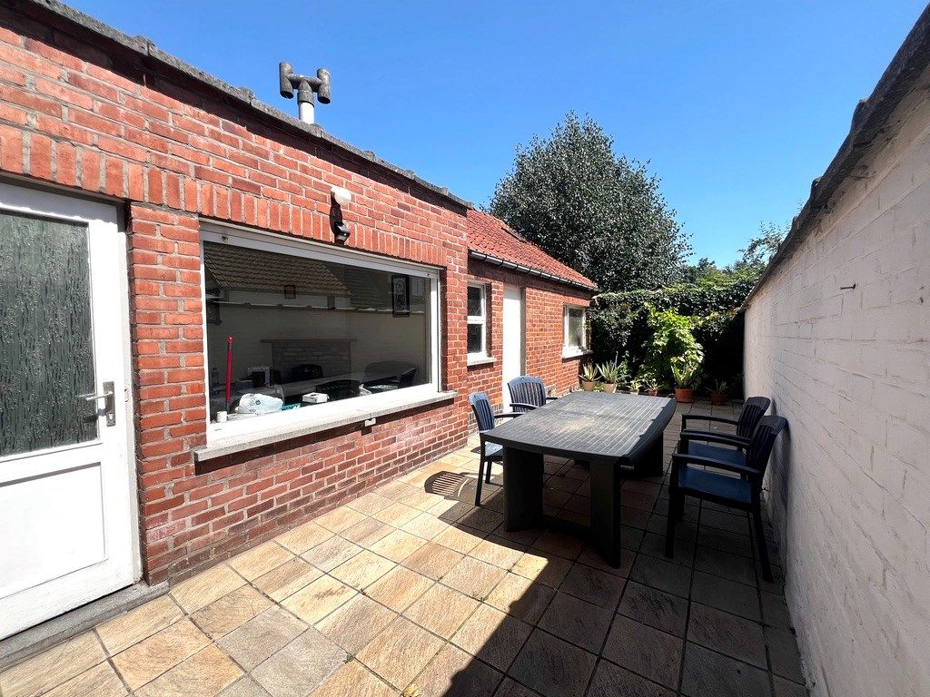 Rijwoning met garage en uitweg te koop te Harelbeke foto 18