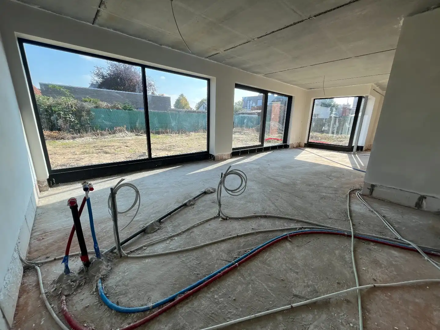 Nieuwbouwwoning, verscholen tussen het groen! foto 3