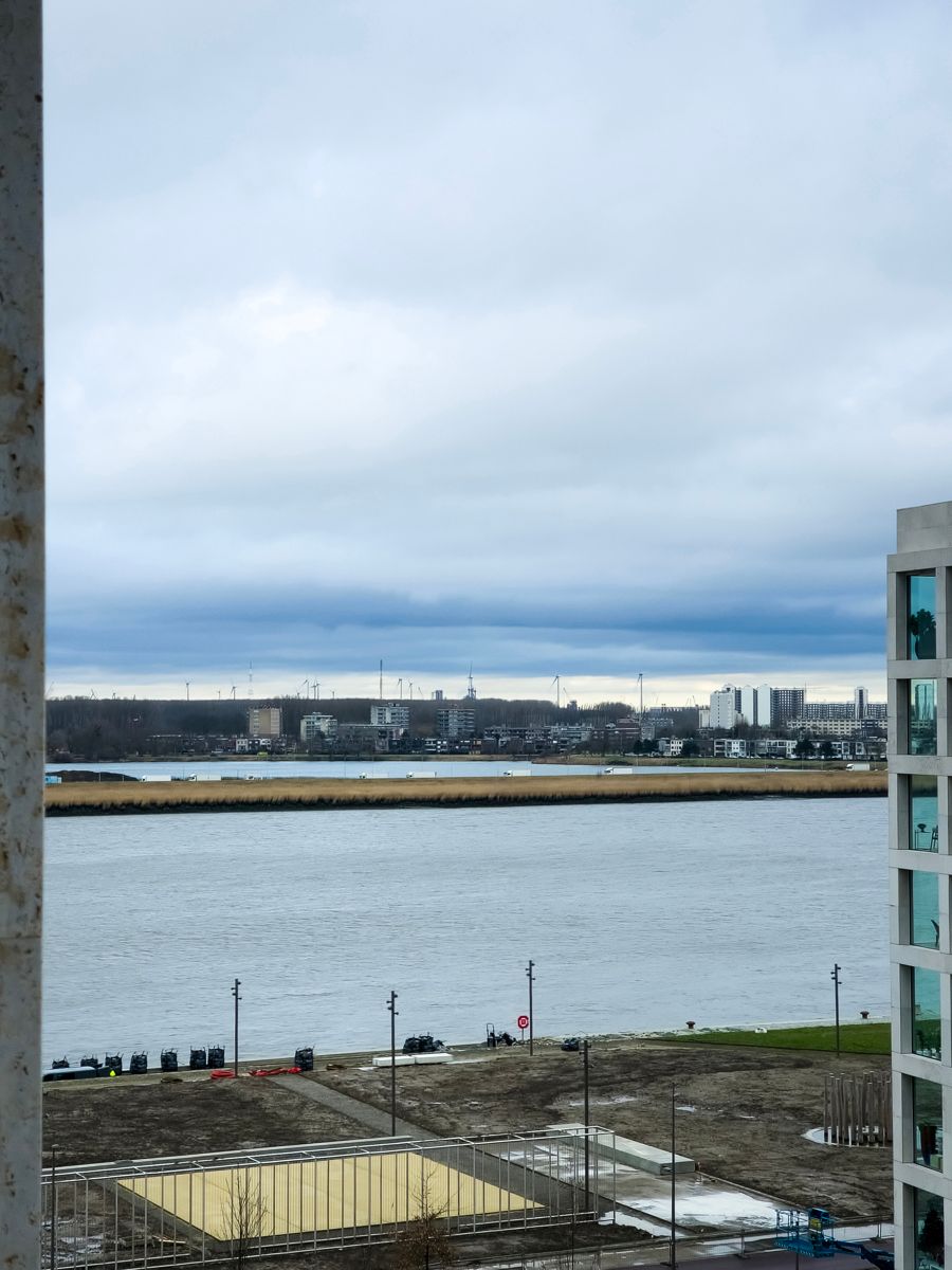 1-slpk app. met terras en zicht op Schelde foto 4