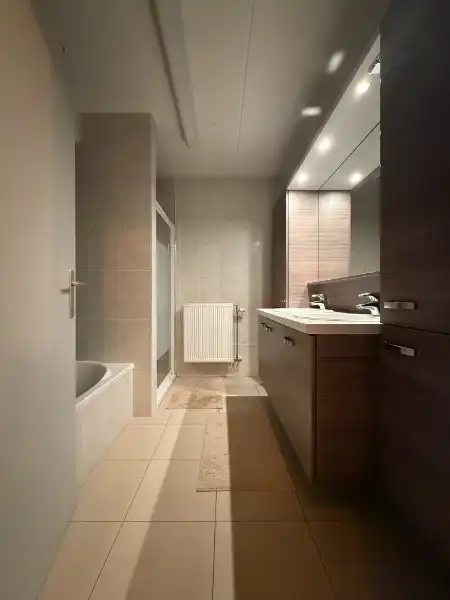 Prachtig appartement met 2 slpks, ruim terras en parking foto 7