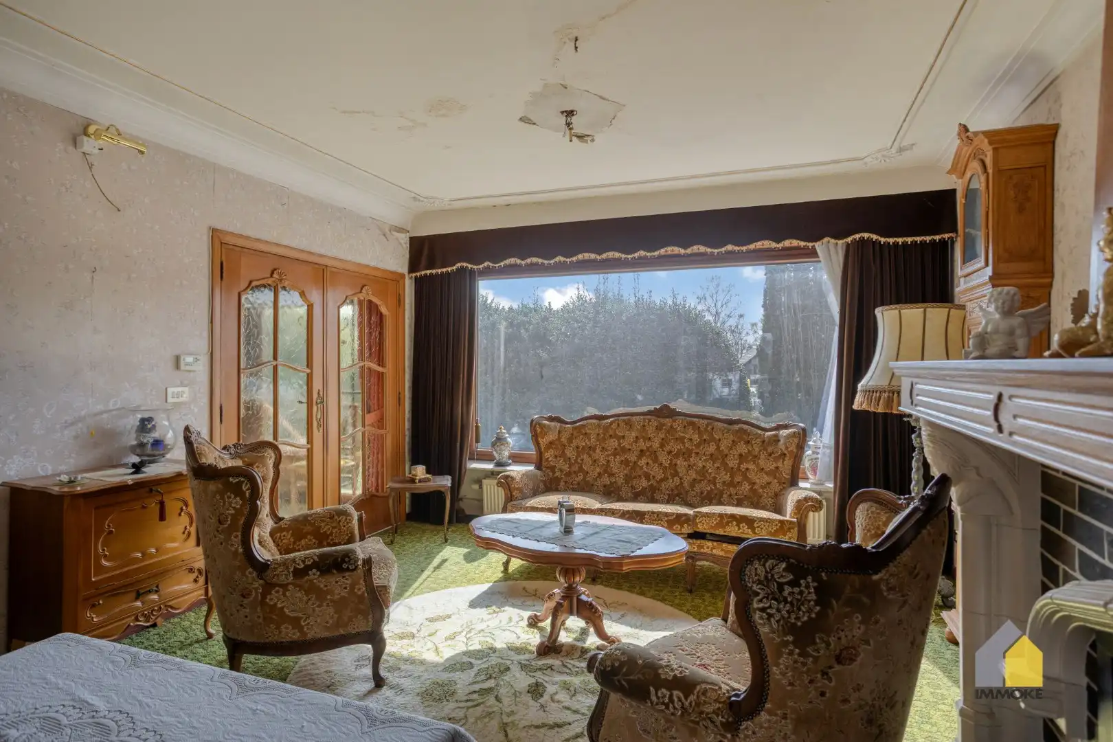 Te renoveren, statige woning op mooi perceel van 23 a 90 ca. foto 3