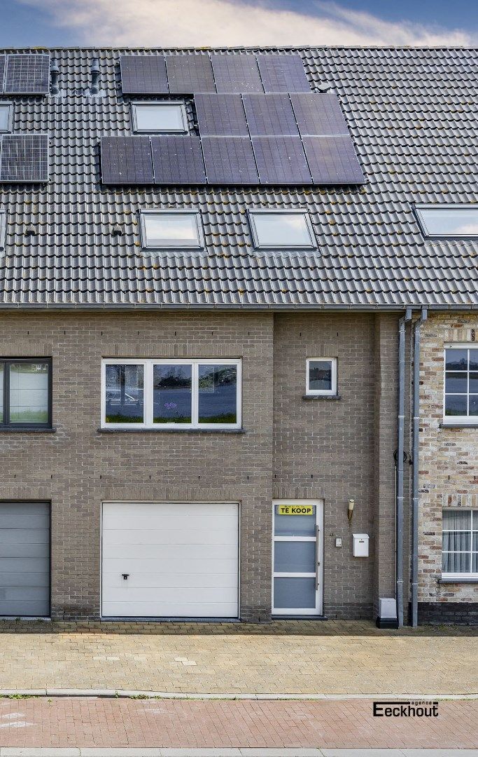 Zeer ruime, recente woning met open zicht op de Spuikom! foto {{pictureIndex}}