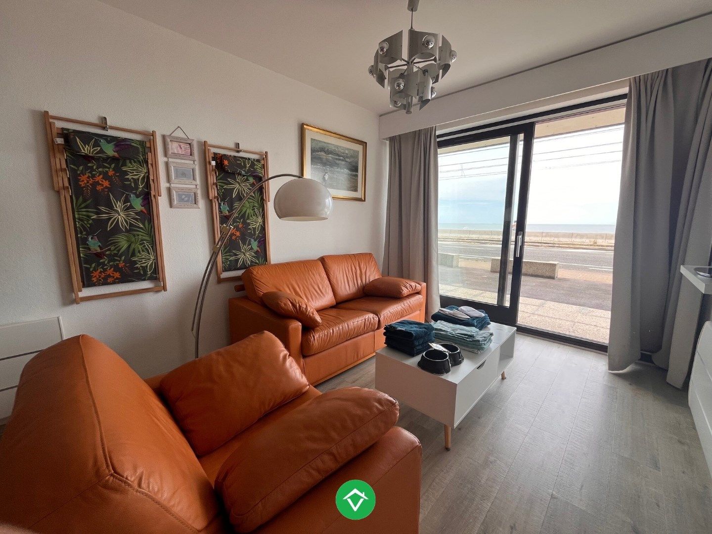 Vernieuwde gelijkvloersstudio met frontaal zeezicht, aan de dijk van Raversijde foto 4