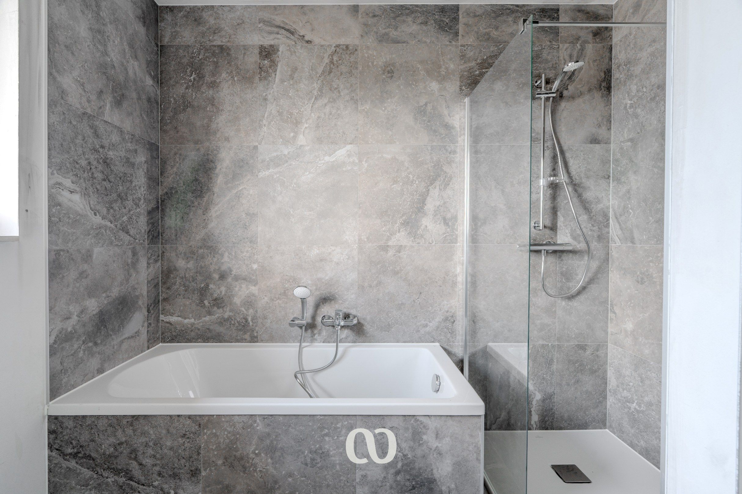 Prachtige nieuwbouwwoningen met 4 slaapkamers en garage foto 11