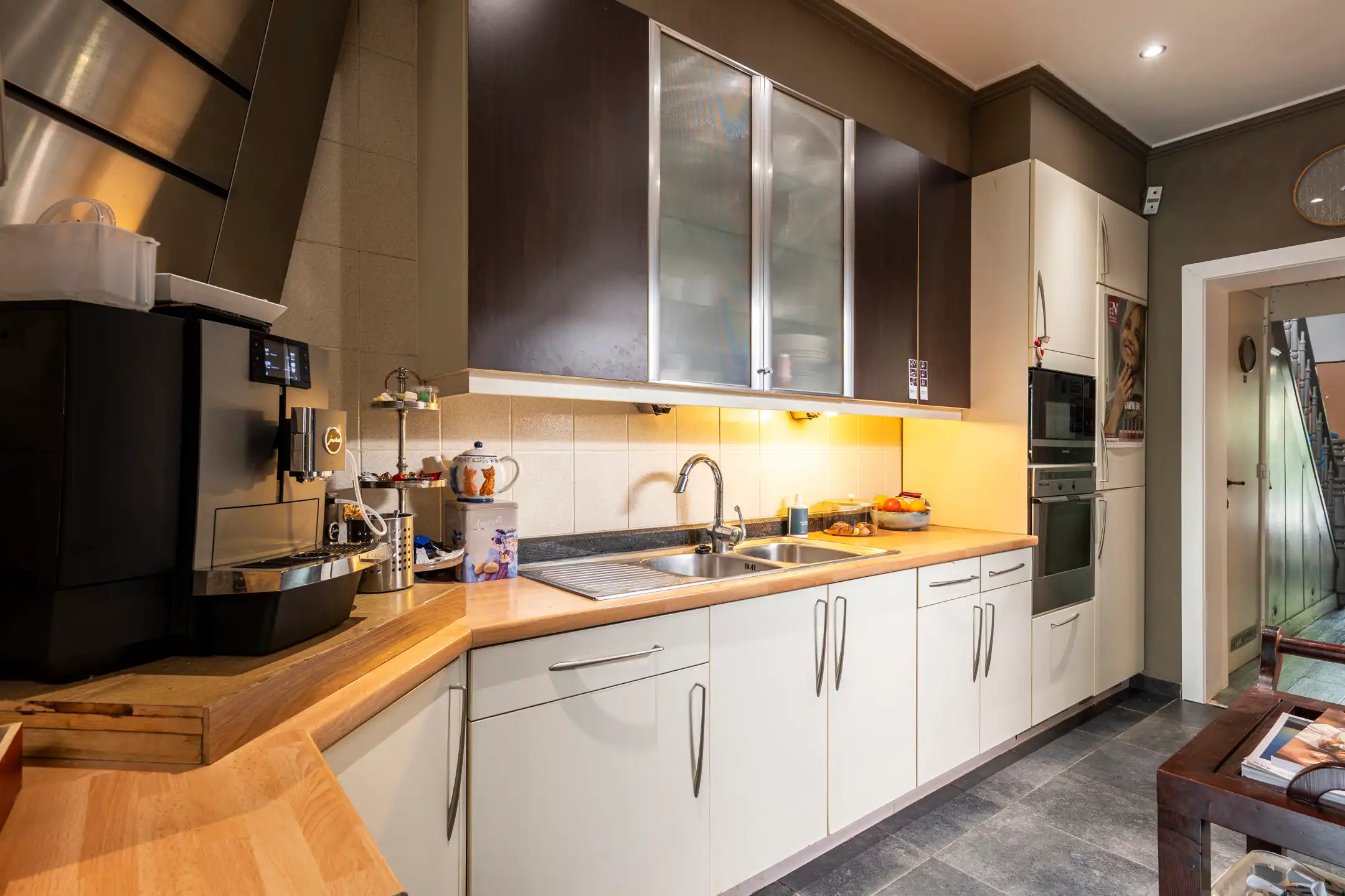 Ruime karakter woning van 220m² op 320m² grond. foto 9