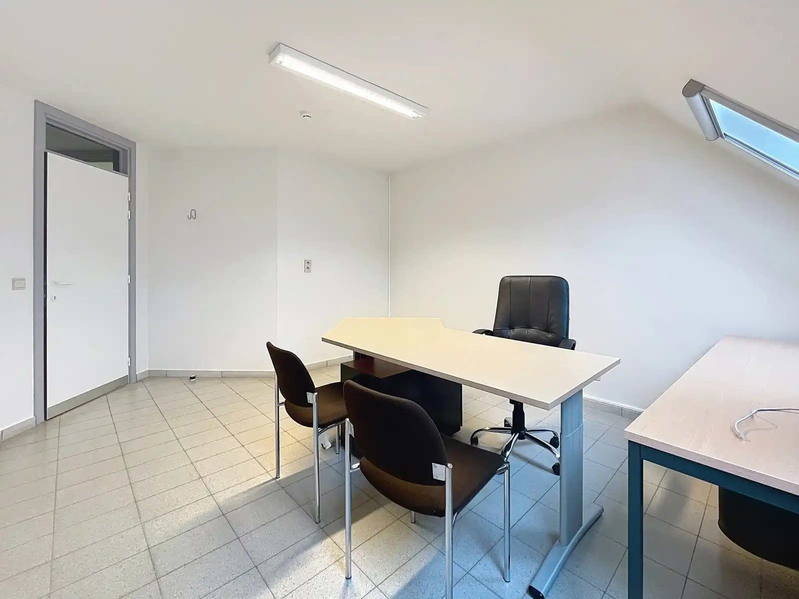 Vlot bereikbare kantoorruimtes in Kinrooi.  foto 13