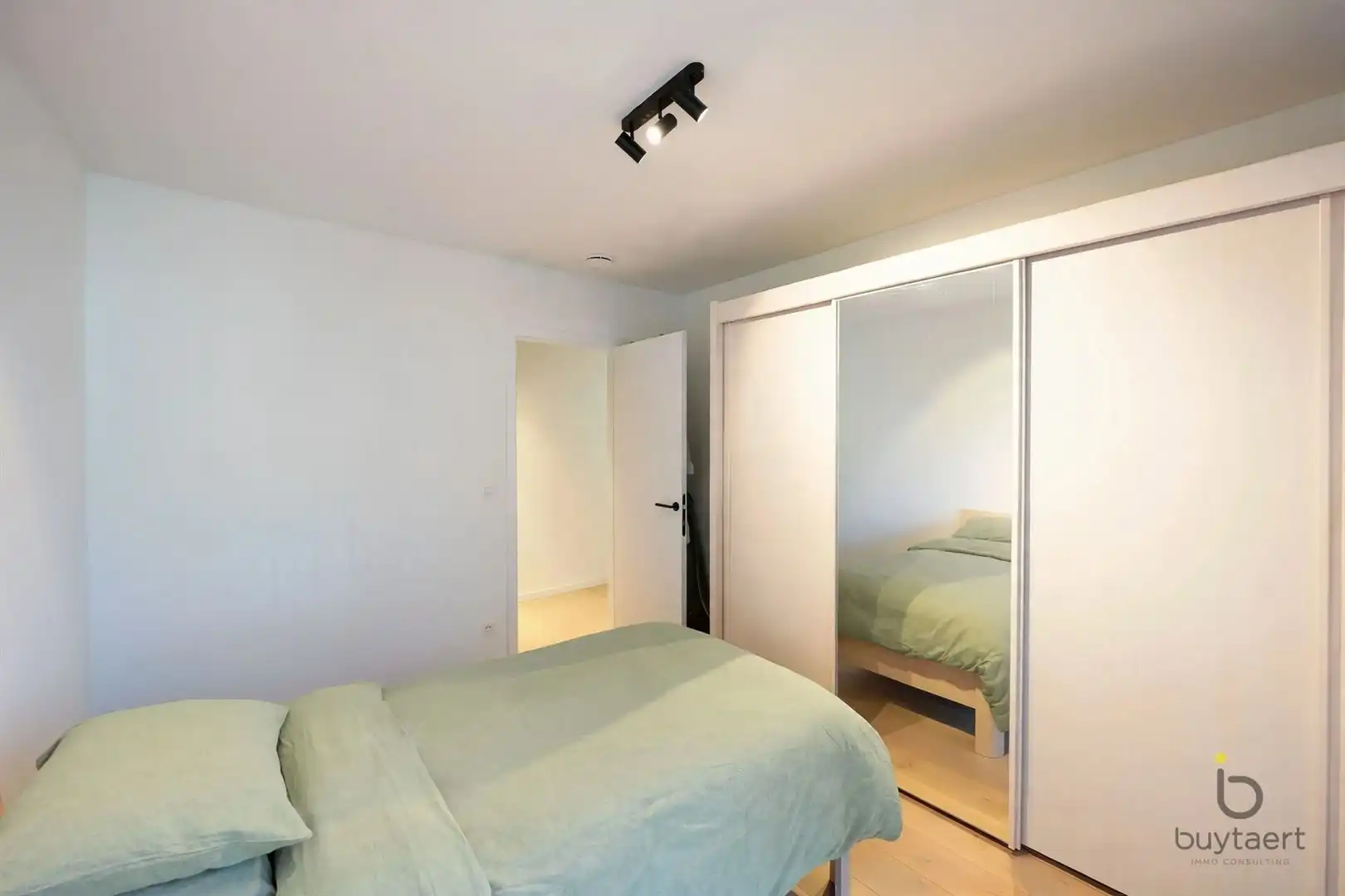 MODERN & COMFORTABEL WONEN NABIJ HET CENTRUM MIDDEN IN HET GROENE DOMEIN DE BOS! foto 10