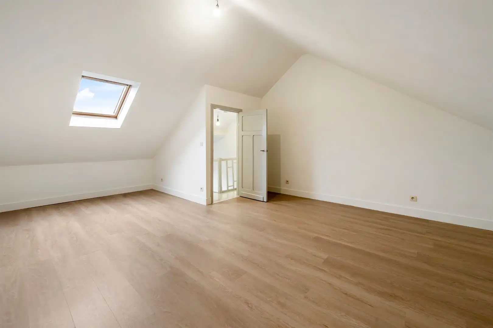 CHARMANTE  WONING MET 3 SLAAPKAMERS EN TUIN foto 26