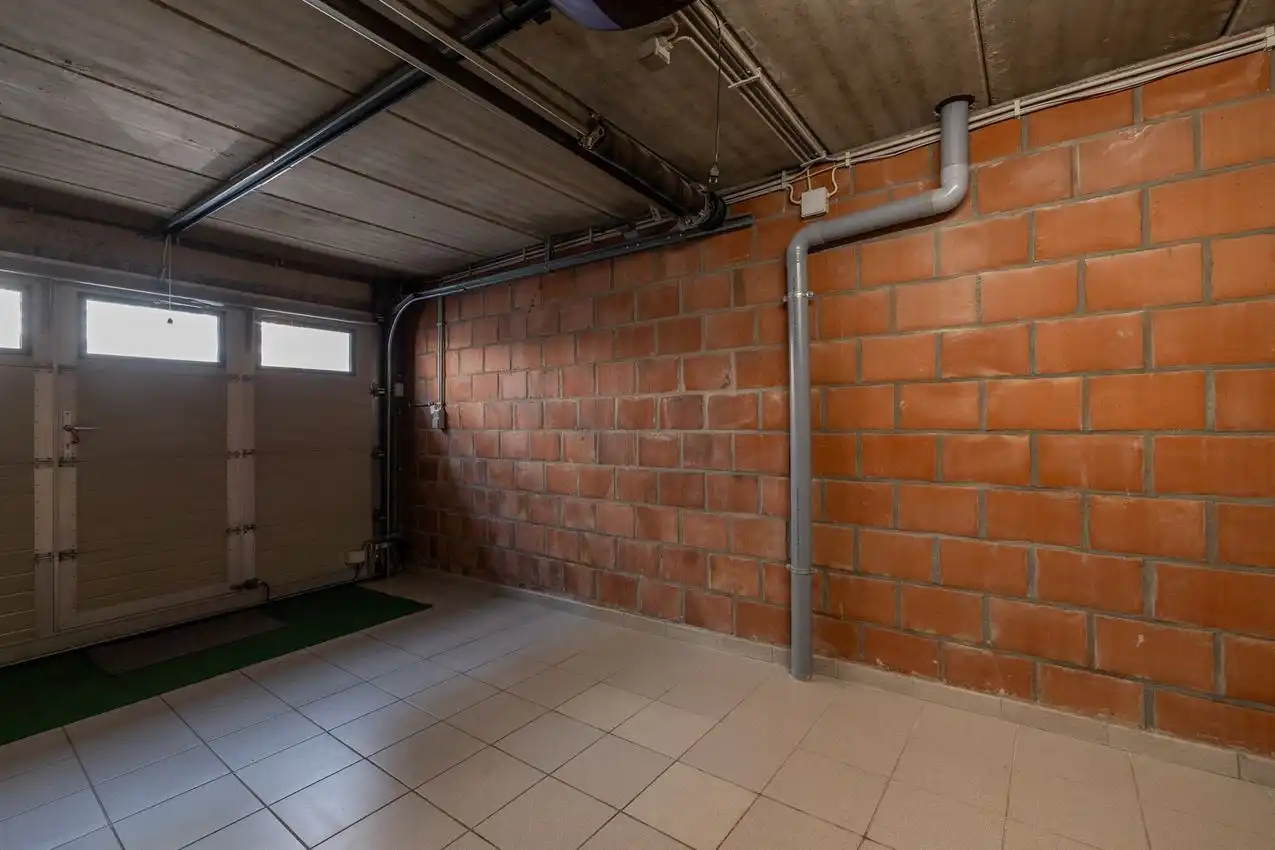 Instapklare stadswoning met inpandige garage foto 6