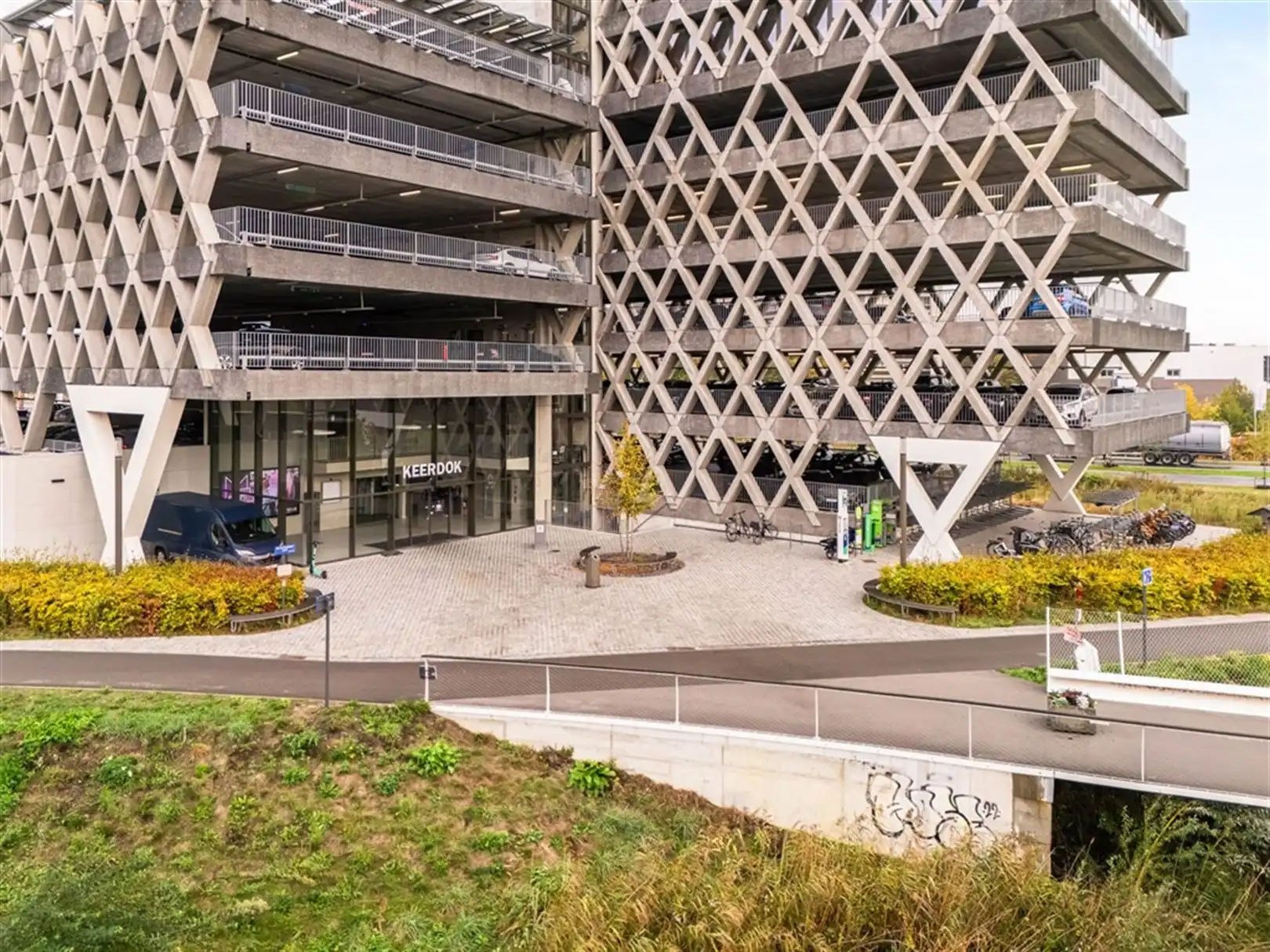 Nieuwbouw winkelunit van 1.000 m² foto 4