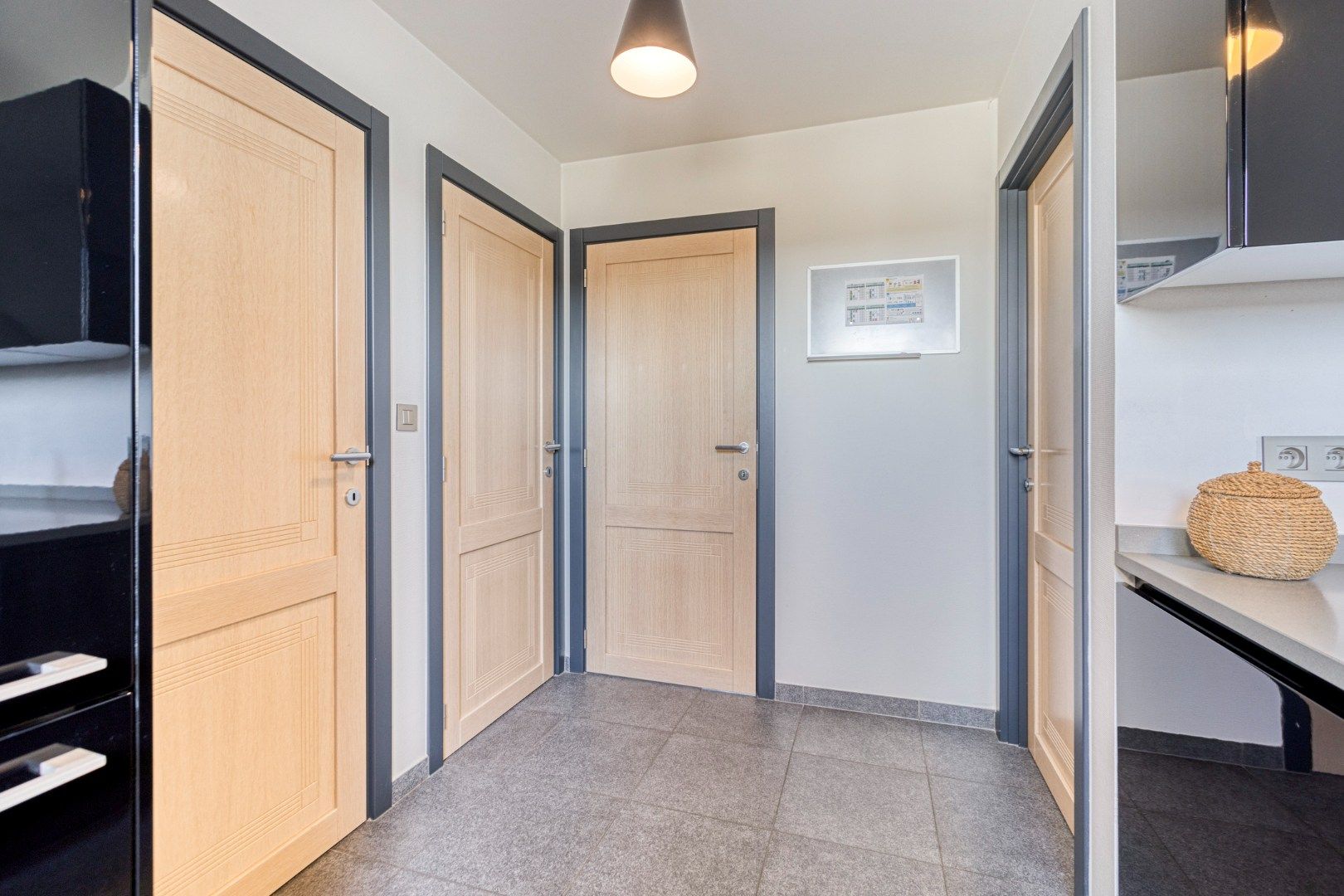 Ruim ingedeeld appartement met zonterrassen in het centrum. foto 20