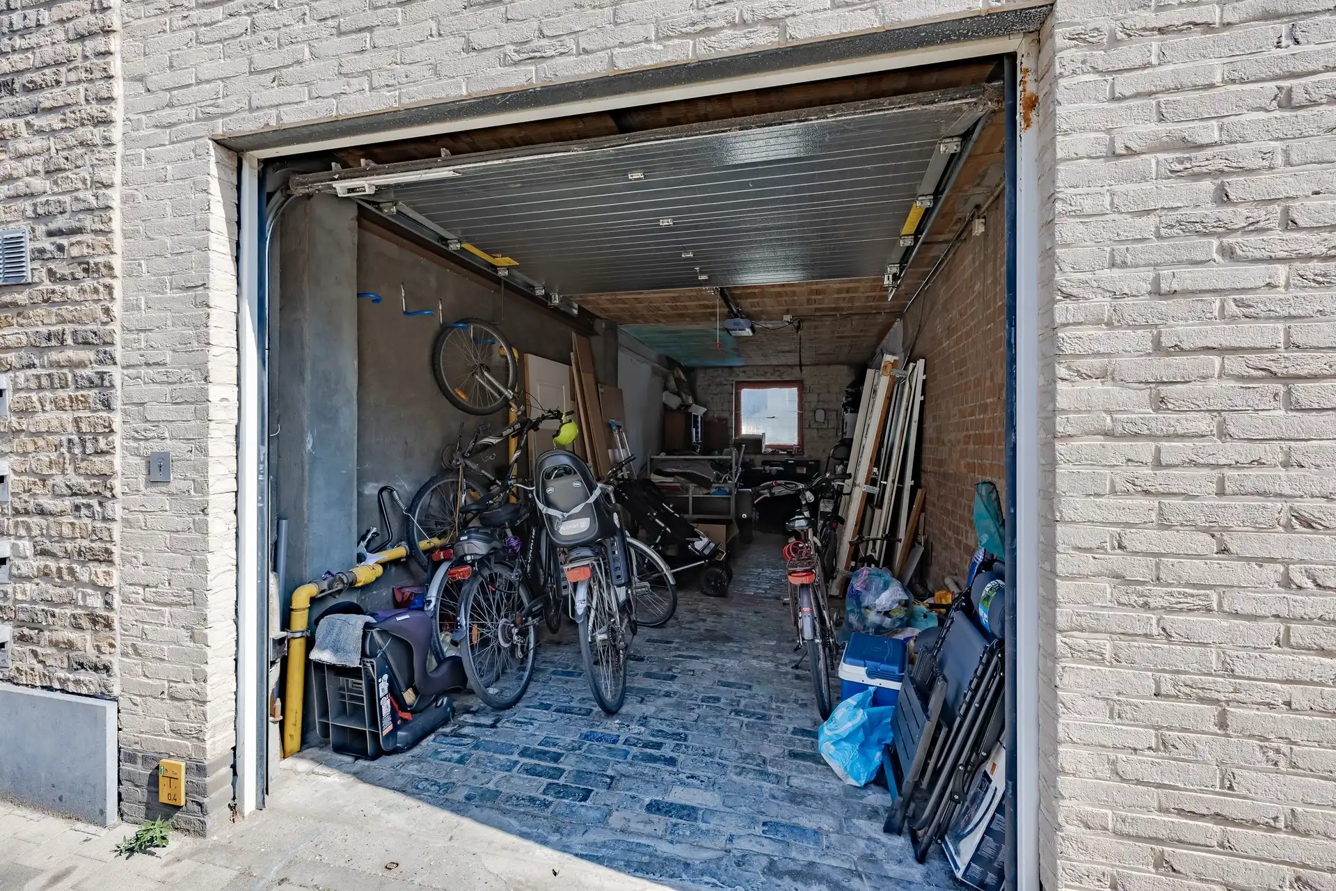 Ruime gezinswoning (225 m²) met 6 slaapkamers, garage en zonnige tuin in Oostende  foto 24