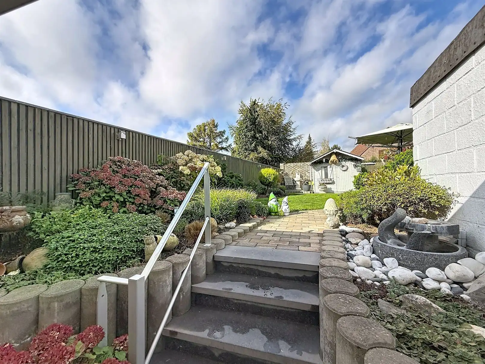 Instapklare stadswoning, tuin, 2 garages, 3a 17ca foto 33