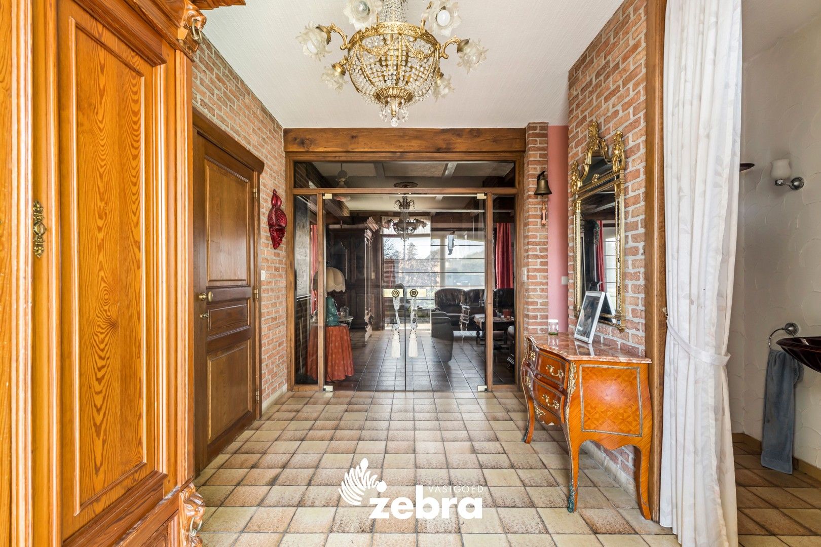 Charmante te renoveren villa met saunahuis in Izegem! foto 5
