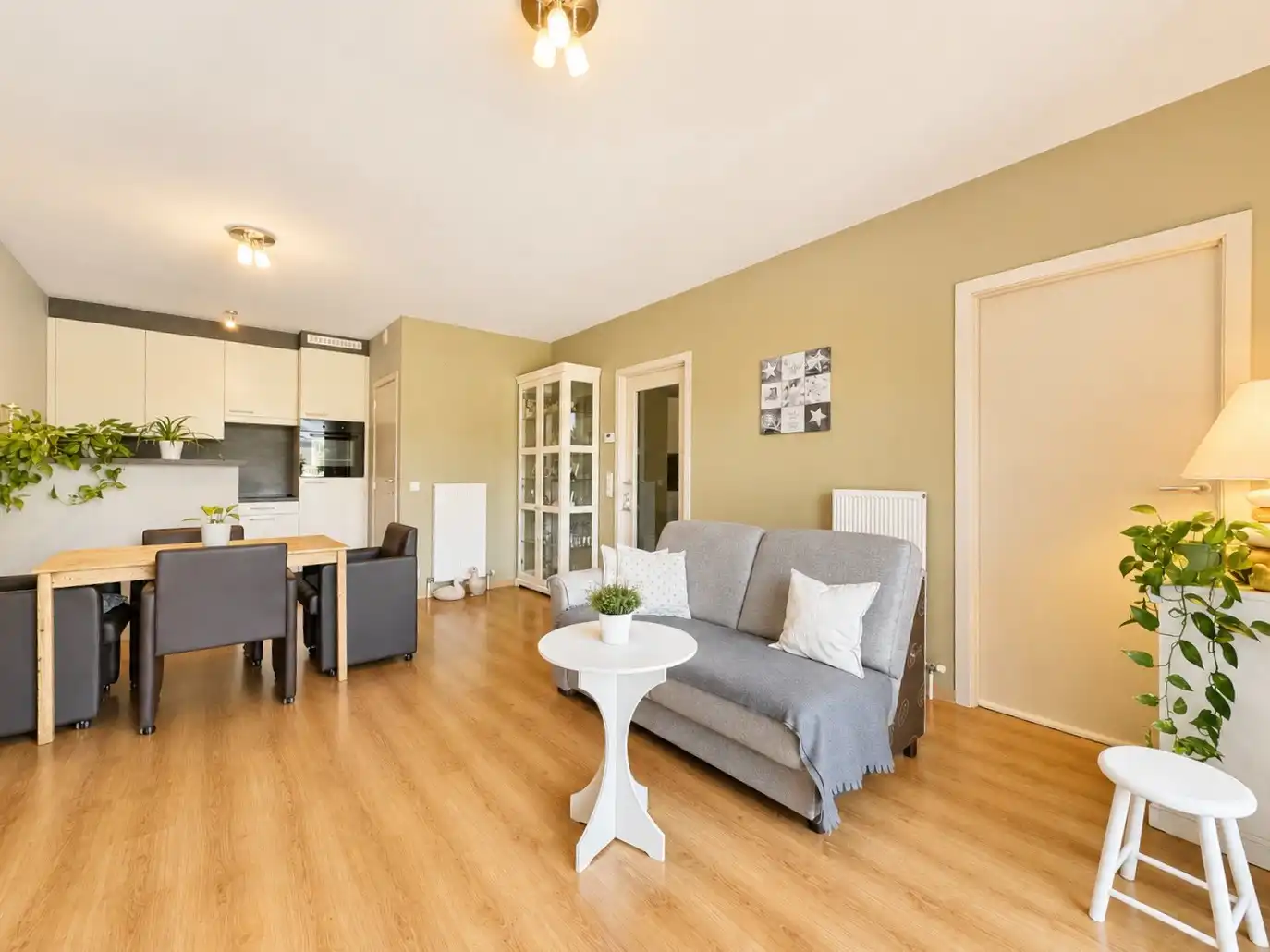 Rustig gelegen 1 slaapkamerappartement in centrum Aalter foto 5