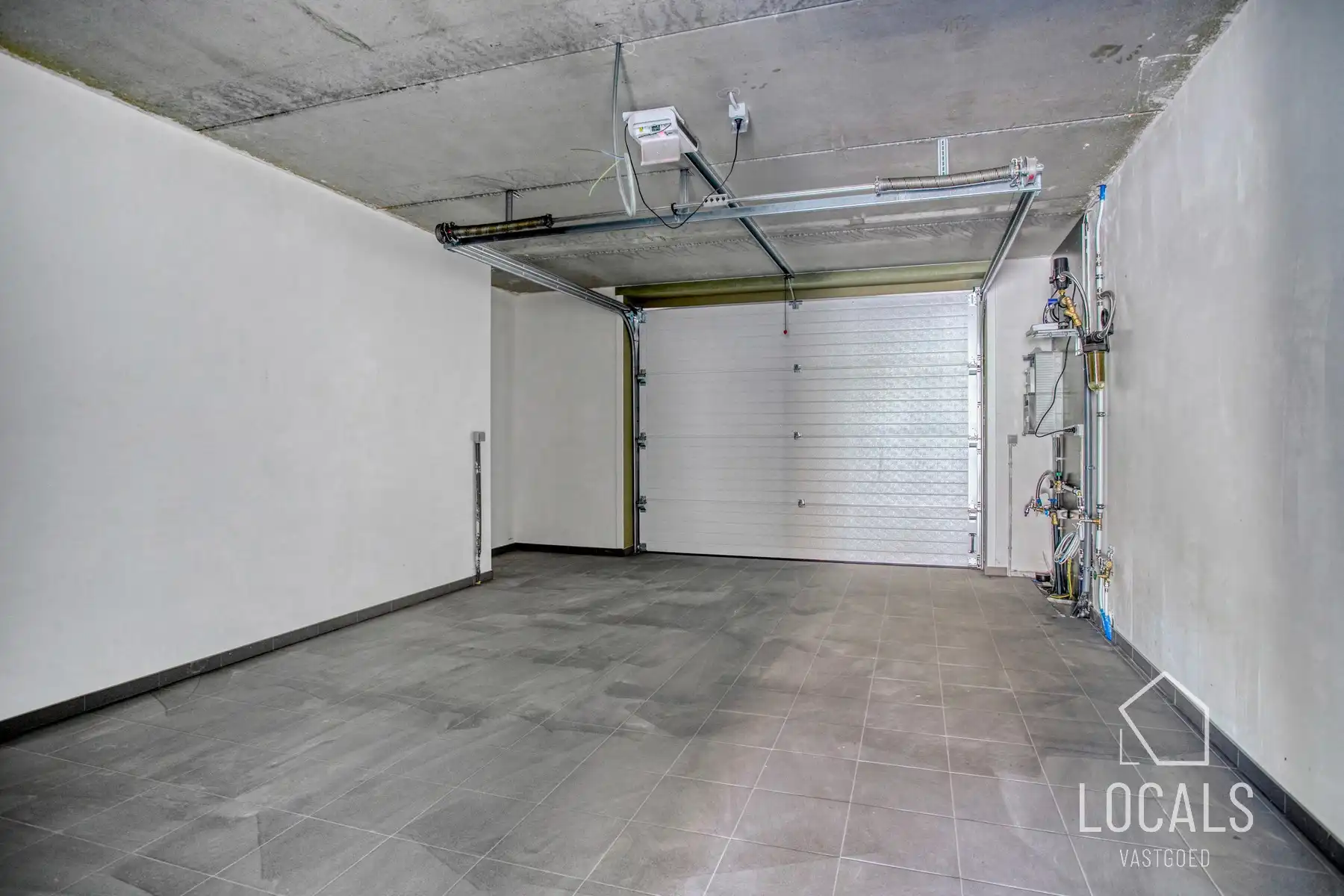 Ruime HOB met garage, tuin & 3 slaapkamers op toplocatie! foto 9