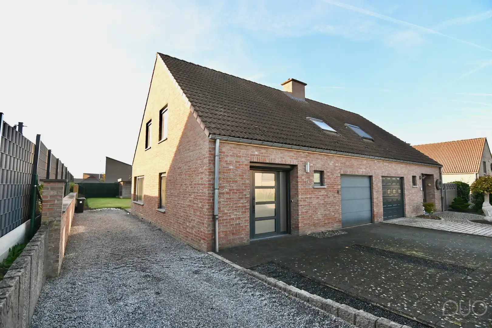 Moderne halfopen ééngezinswoning in de Tongerse stadsrand foto 17