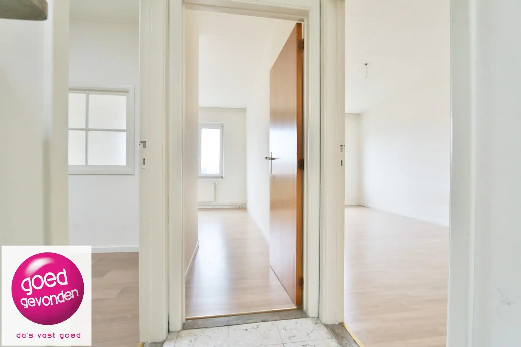 CENTRUM STAD - RUIM APPARTEMENT - 2 tot 3 SLK foto 12