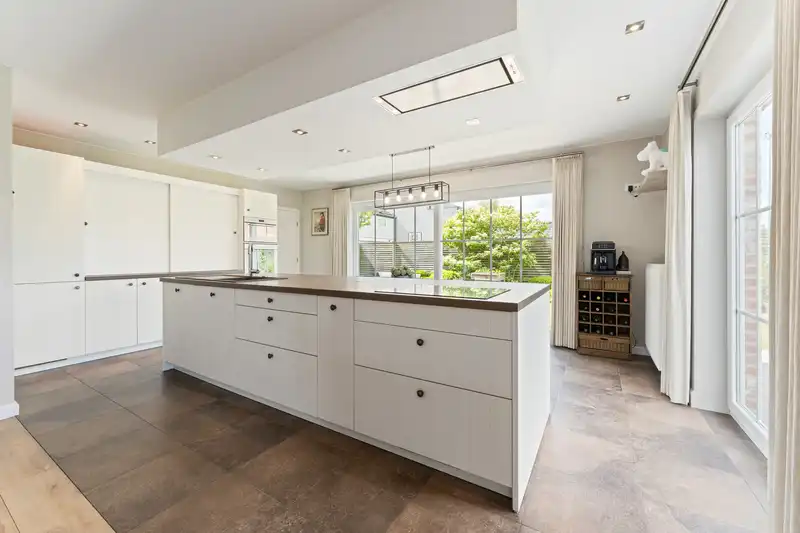 Roeselare - Instapklare gezinswoning met prachtige tuin foto 6