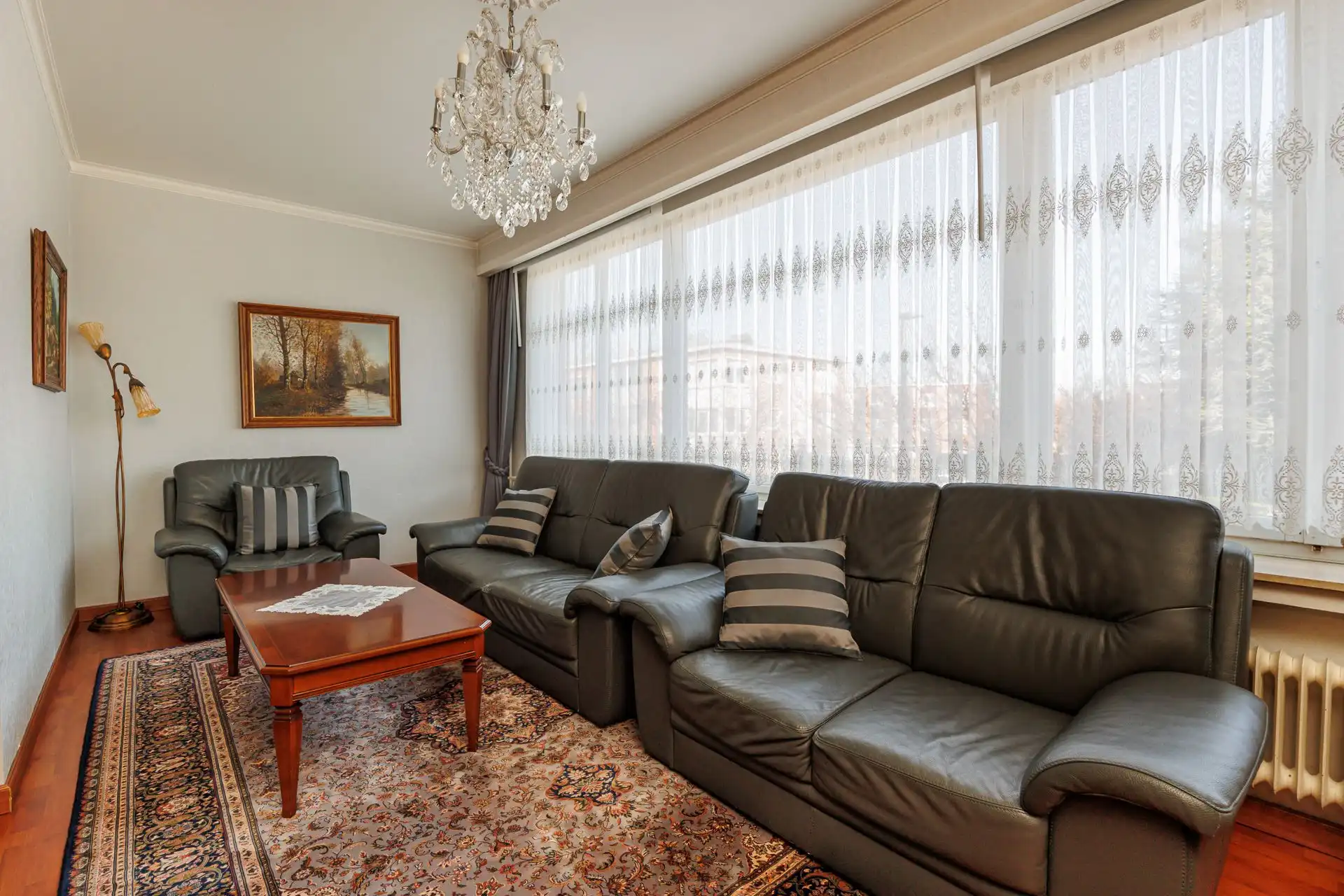 Te renoveren bel‑étagewoning in hartje Wilrijk! foto 4