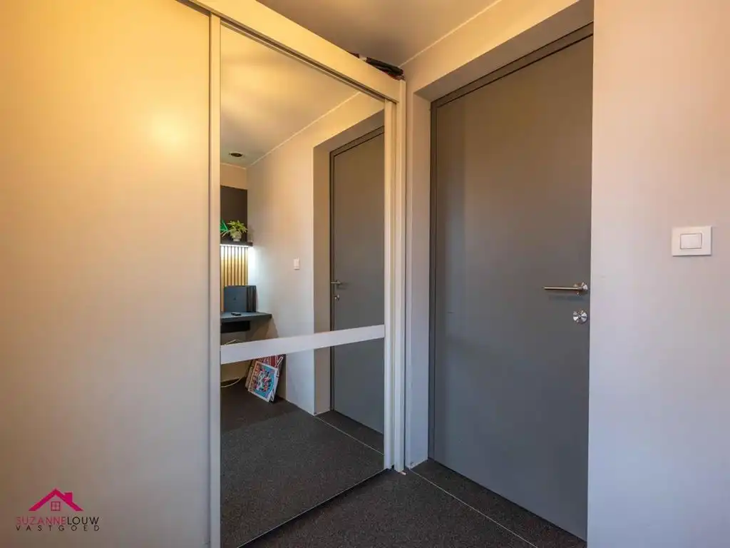 Vrijstaande woning in hedendaagse stijl foto 34