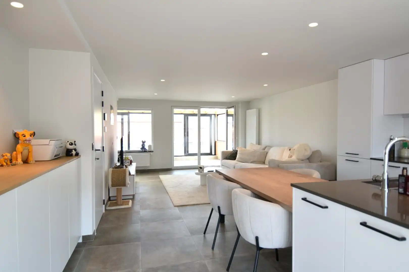 Vernieuwd duplexappartement met opslagruimte van 144 m² foto 3