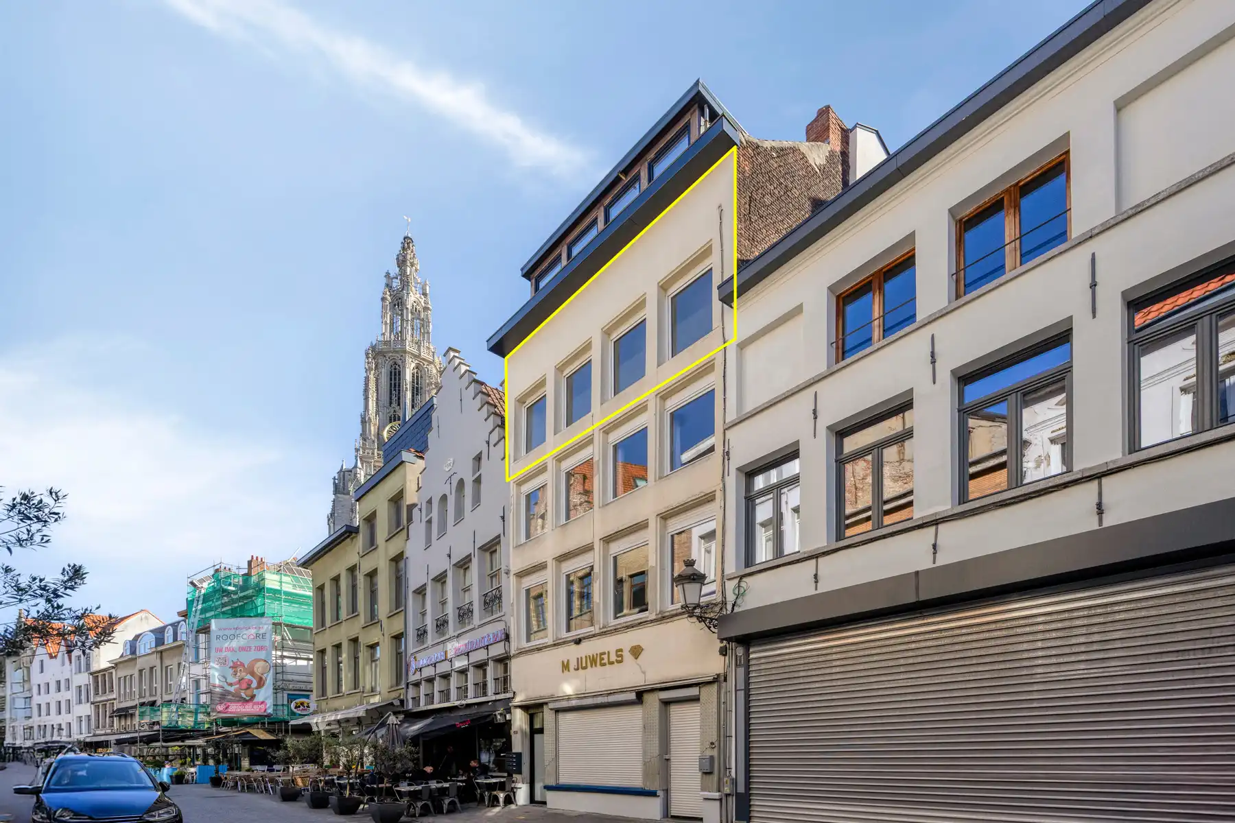Te renoveren appartement (2 slpk) in het hart van Antwerpen. foto {{pictureIndex}}