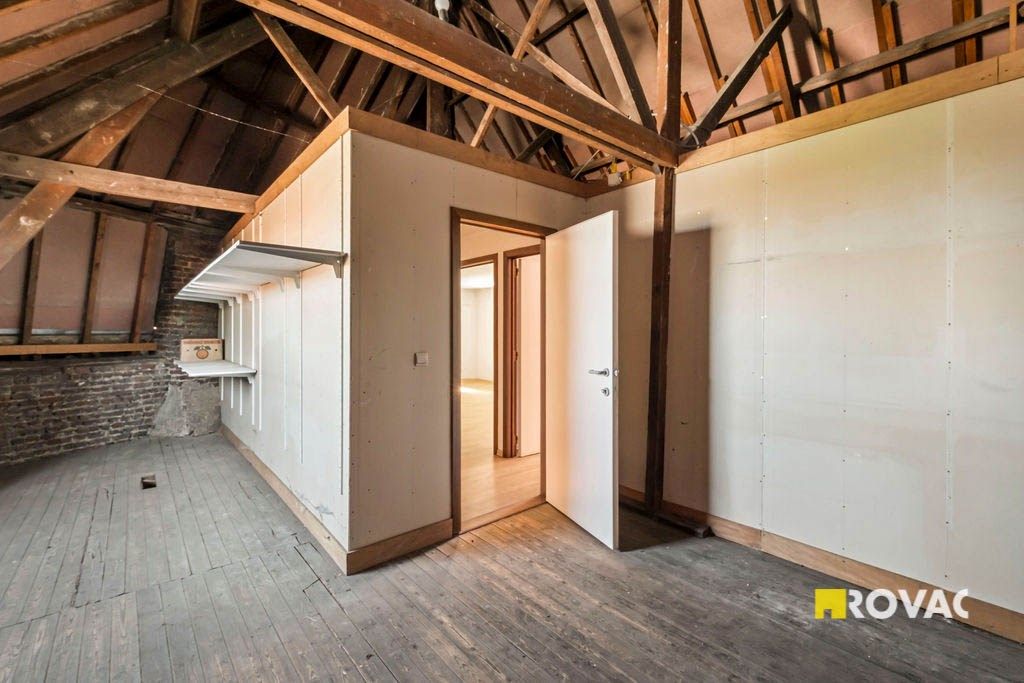 Zeer ruime woning met handelsmogelijkheden foto 20