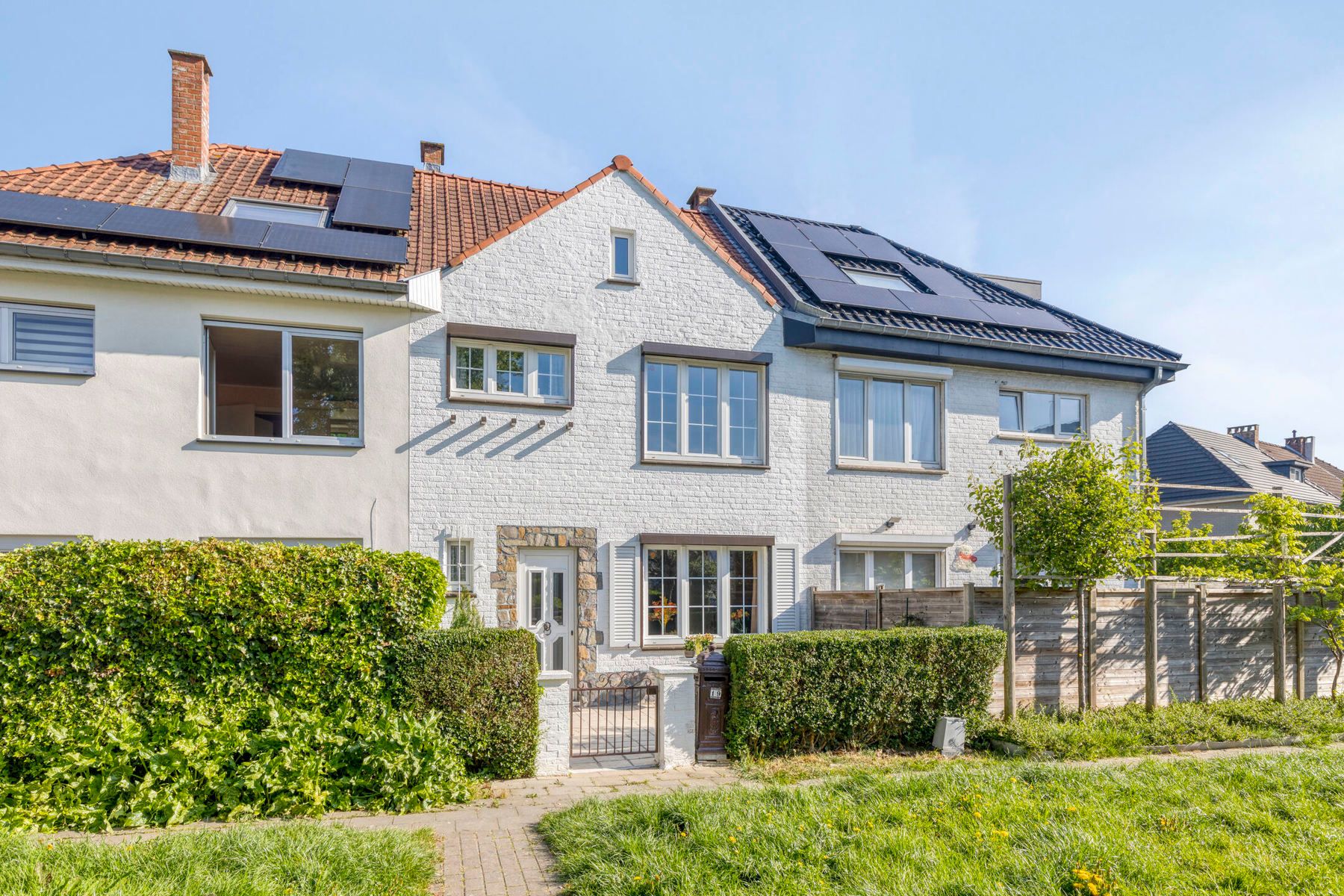 Te renoveren rustig gelegen woning met 4 slaapkamers foto 27