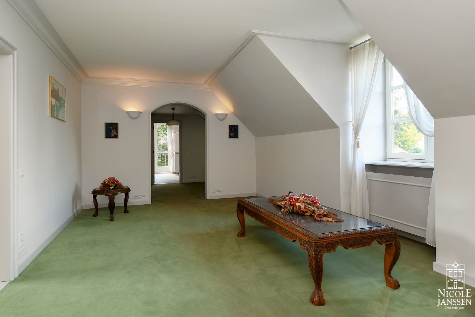 Exclusieve villa met binnenzwembad gelegen op een residentiële locatie foto 17