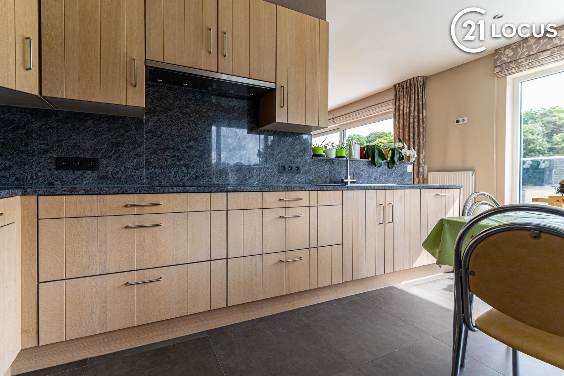 Penthouse Belsele – 192 m² Wooncomfort, 150 m² Zonnig Terras foto 5